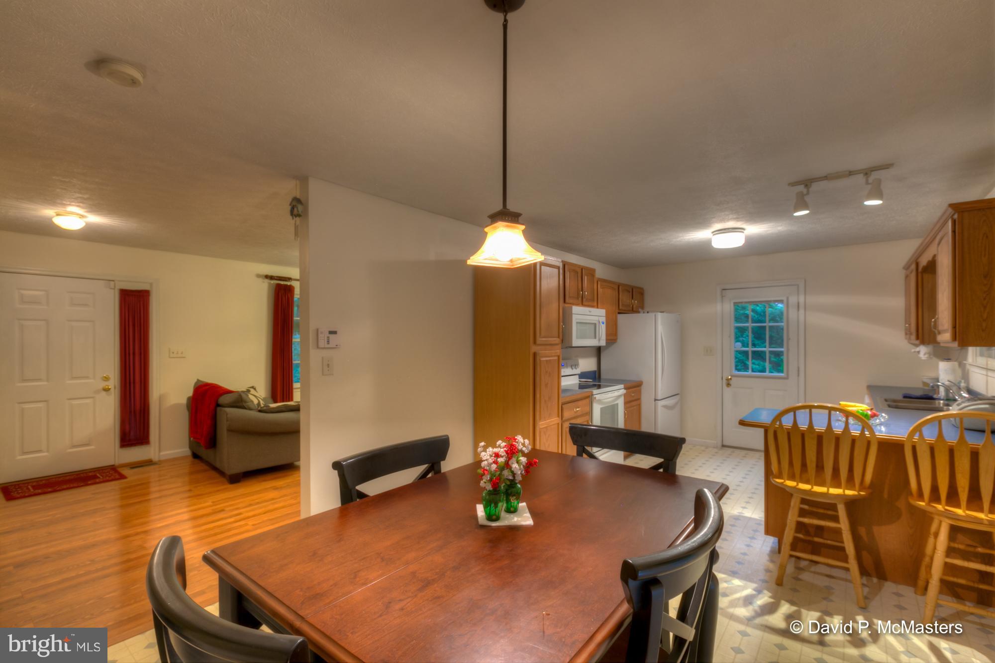 WHISPERING FALLS - Residential