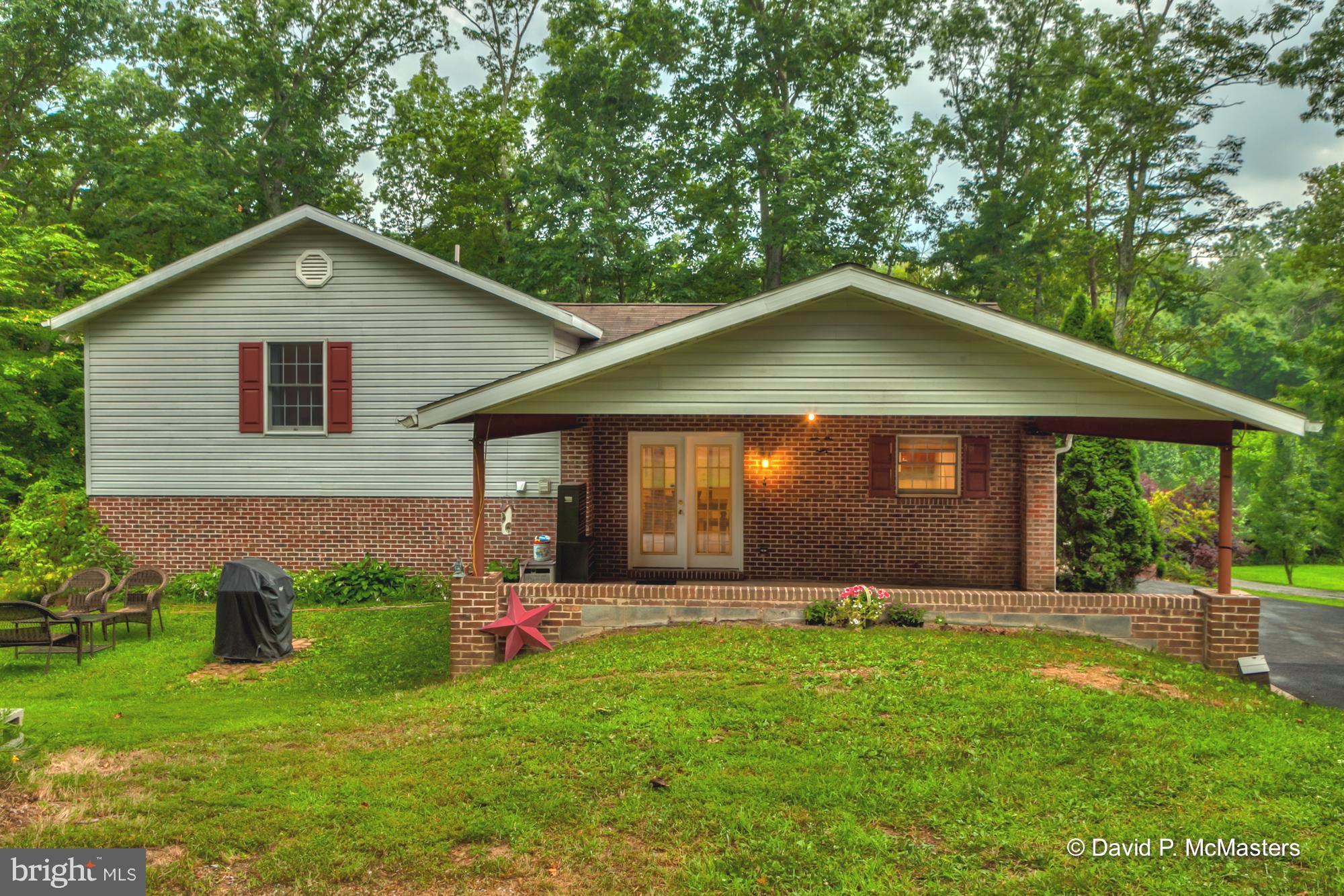 WHISPERING FALLS - Residential