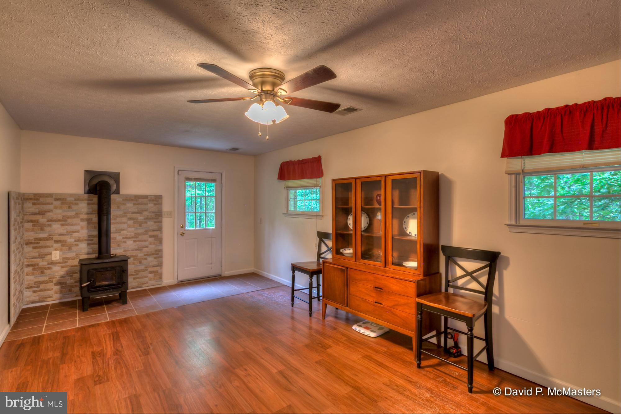 WHISPERING FALLS - Residential