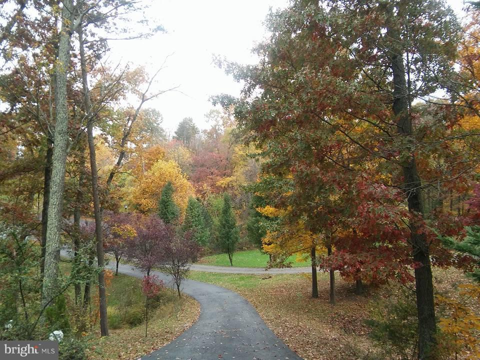 WHISPERING FALLS - Residential