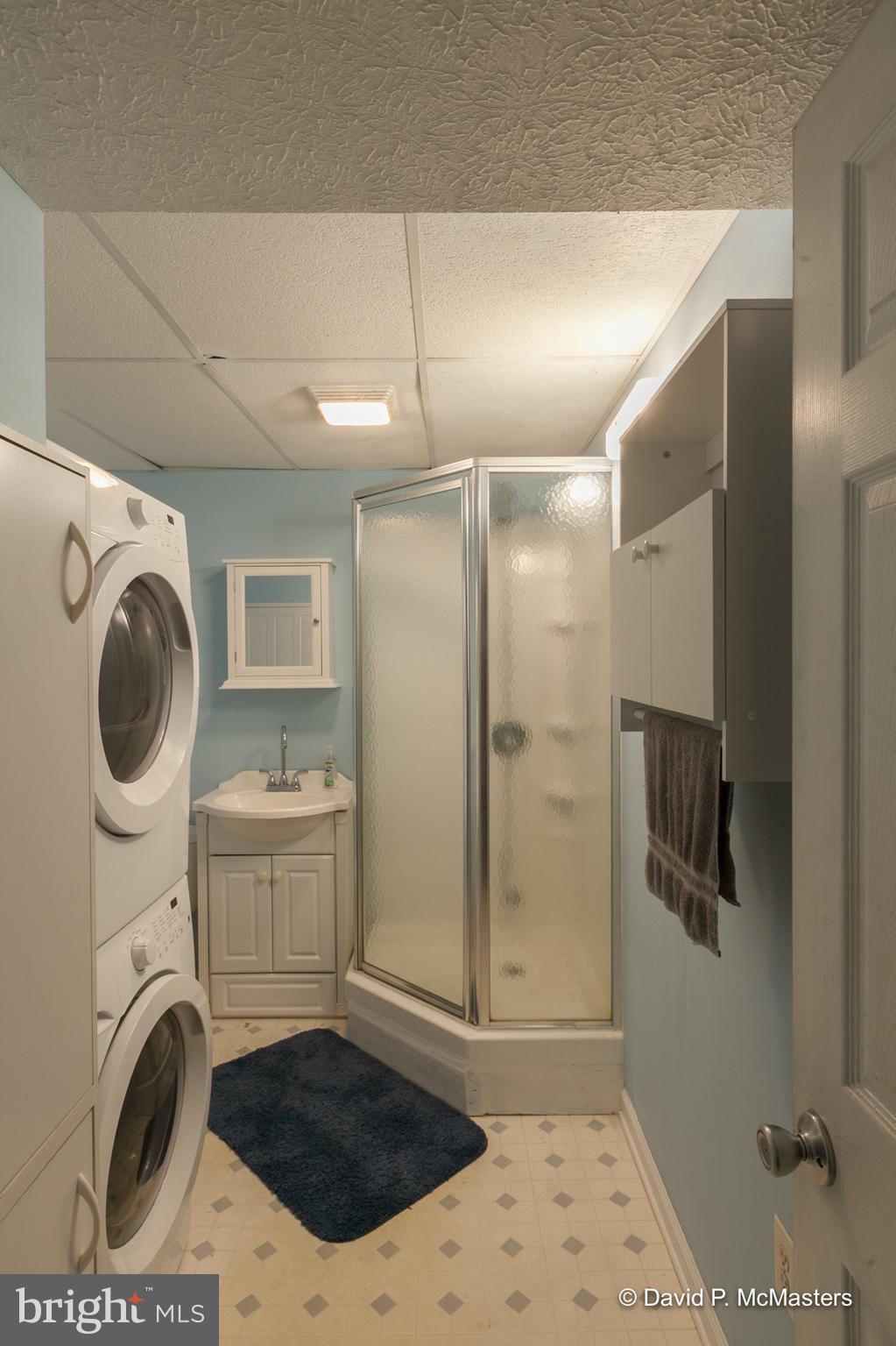 WHISPERING FALLS - Residential