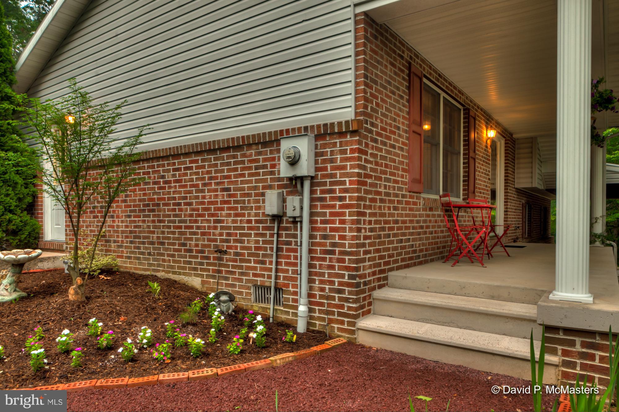 WHISPERING FALLS - Residential