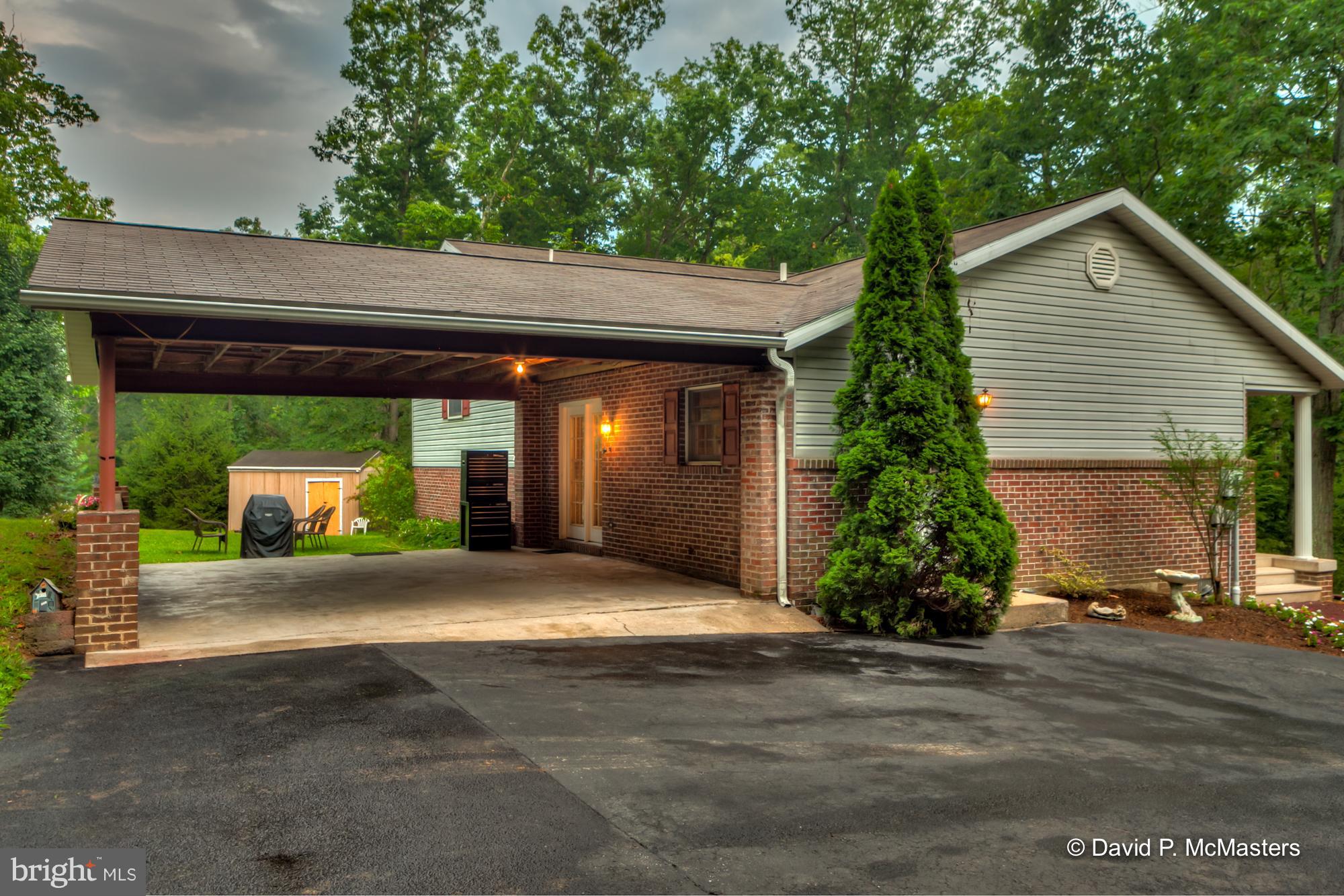 WHISPERING FALLS - Residential