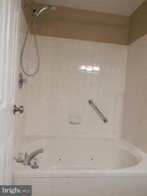 LAKE POINTE CONDOMINIUMS - Residential Lease