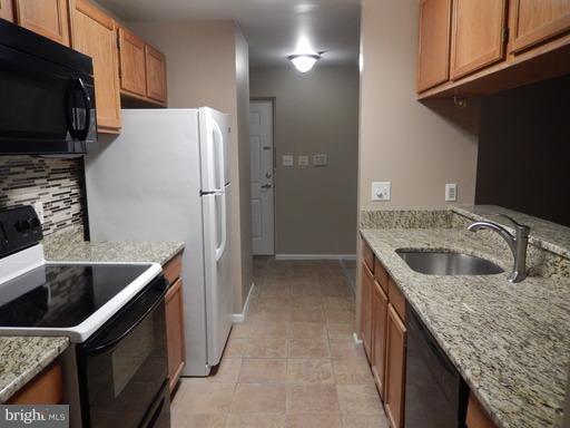 LAKE POINTE CONDOMINIUMS - Residential Lease