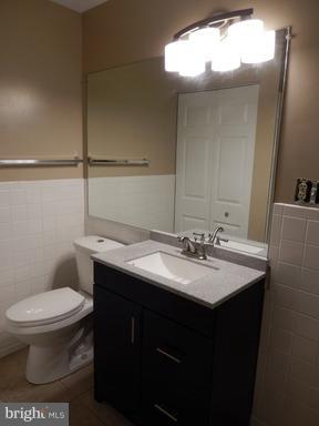 LAKE POINTE CONDOMINIUMS - Residential Lease