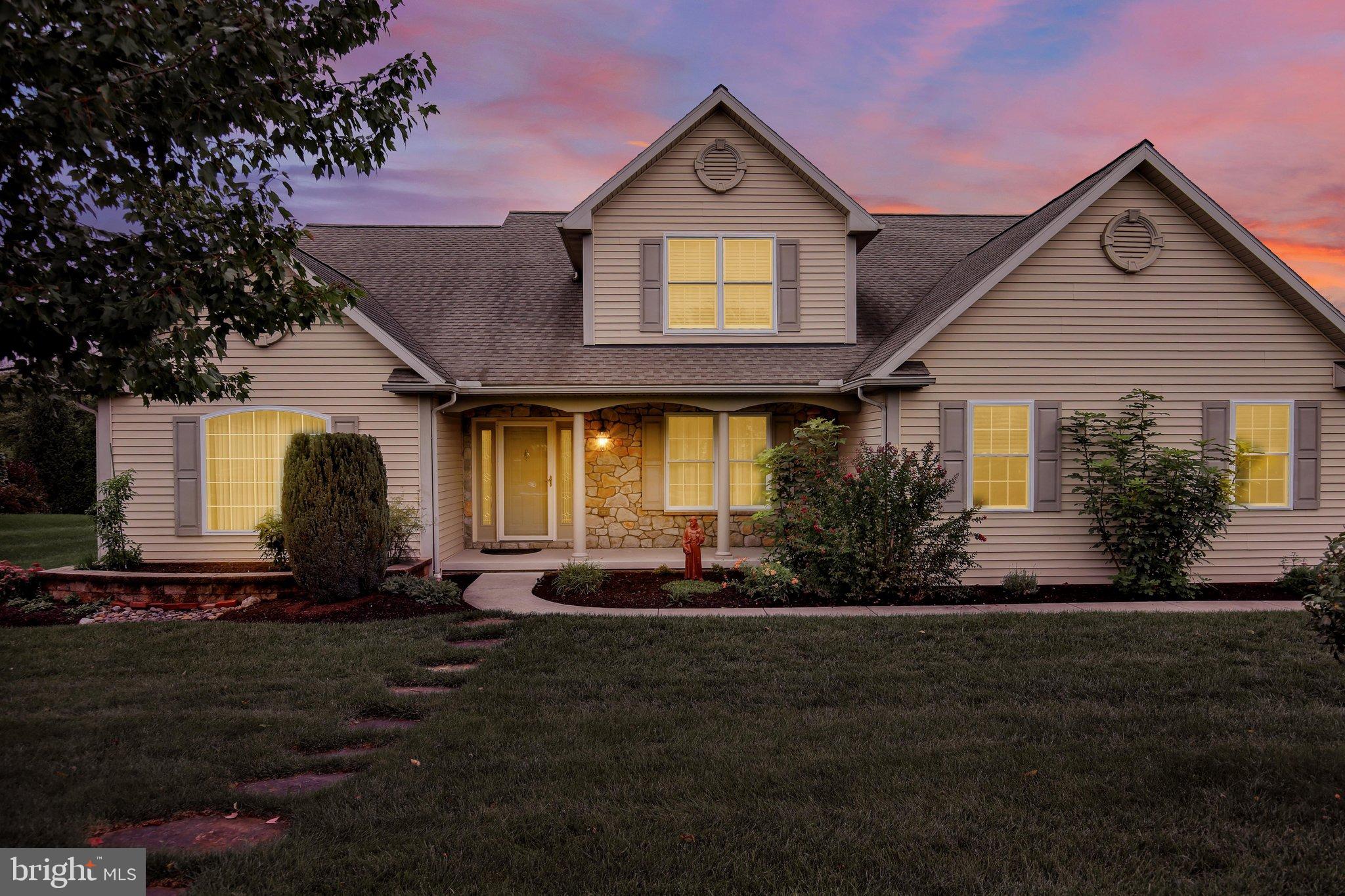 301 VALLEY COURT
