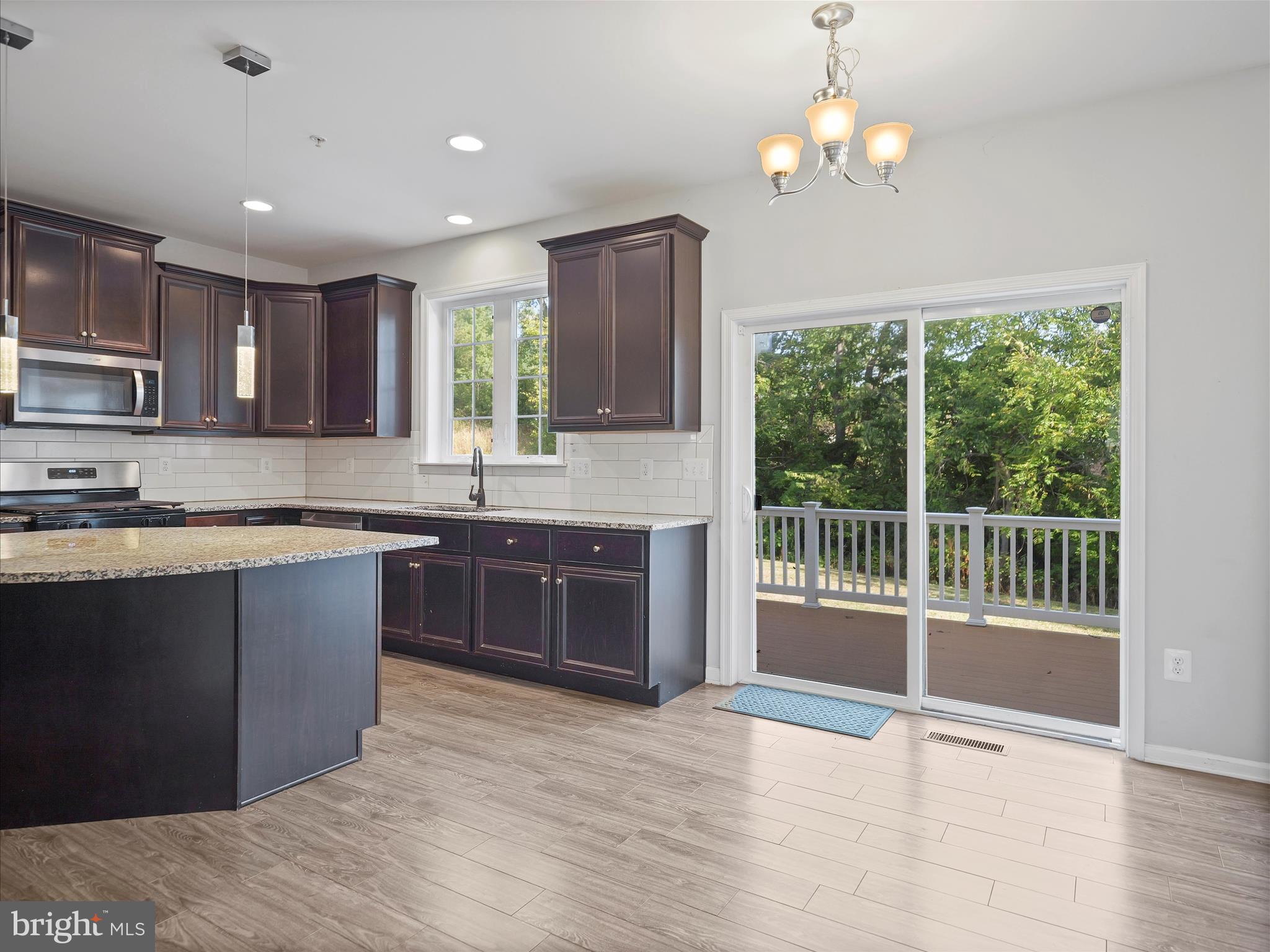 MAPLE VALLEY ESTATES - Residential Lease