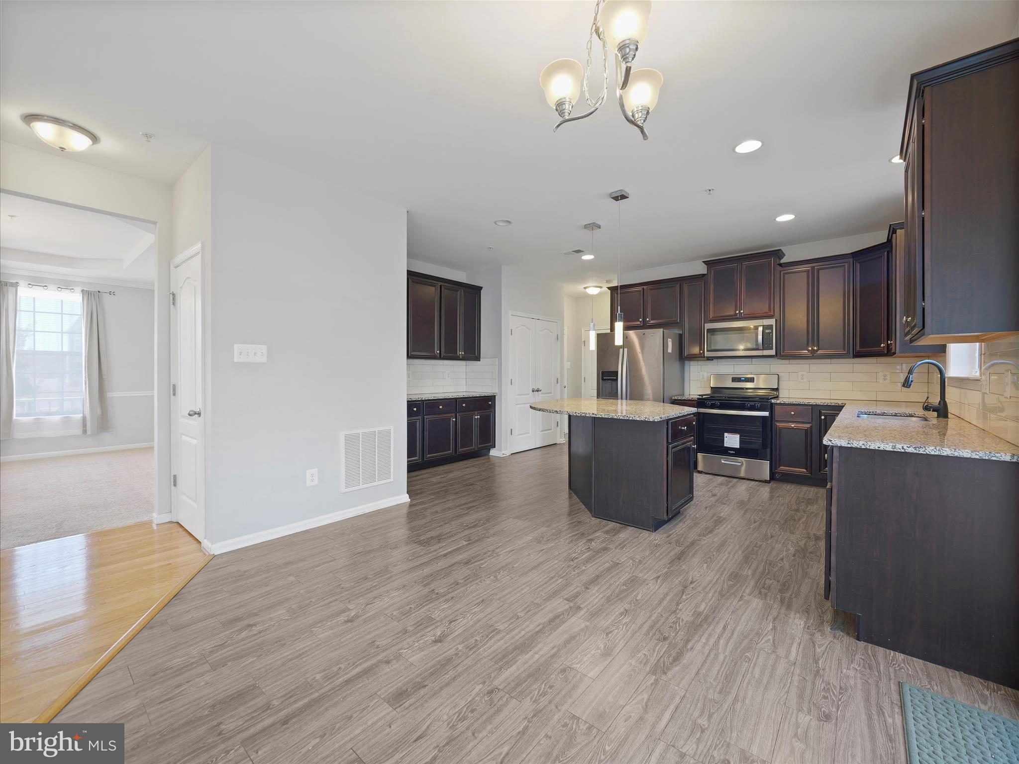 MAPLE VALLEY ESTATES - Residential Lease