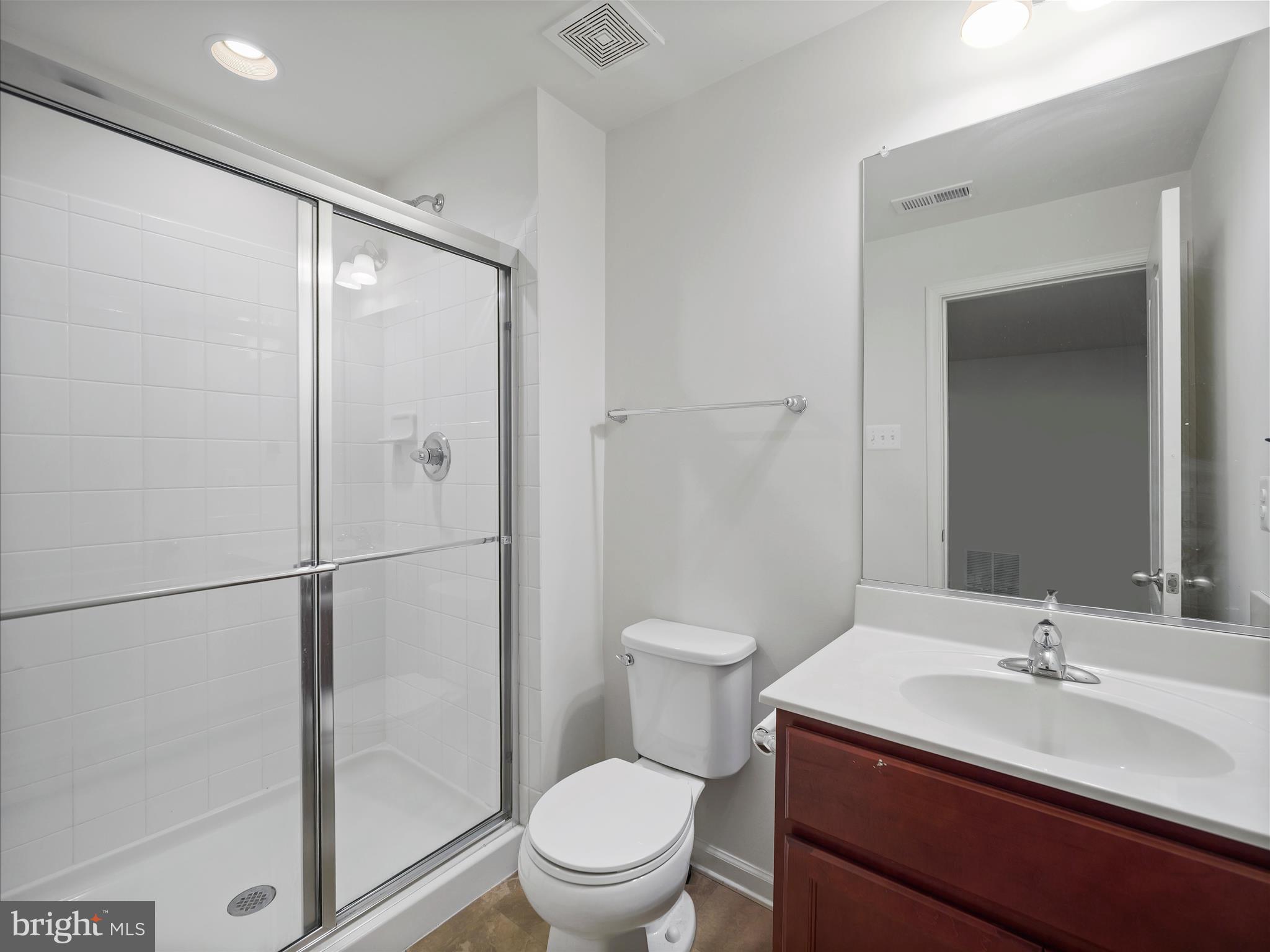 MAPLE VALLEY ESTATES - Residential Lease