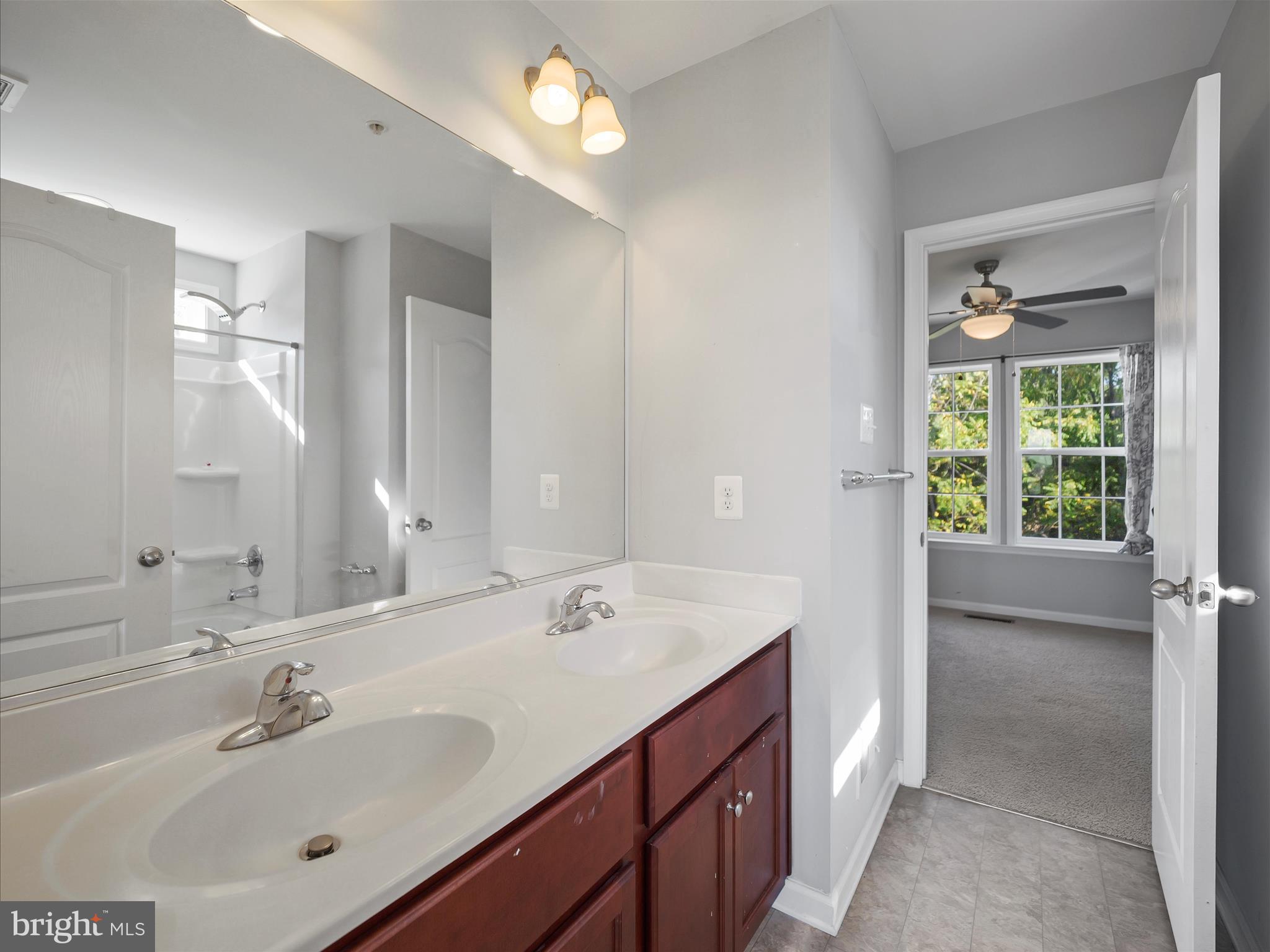 MAPLE VALLEY ESTATES - Residential Lease