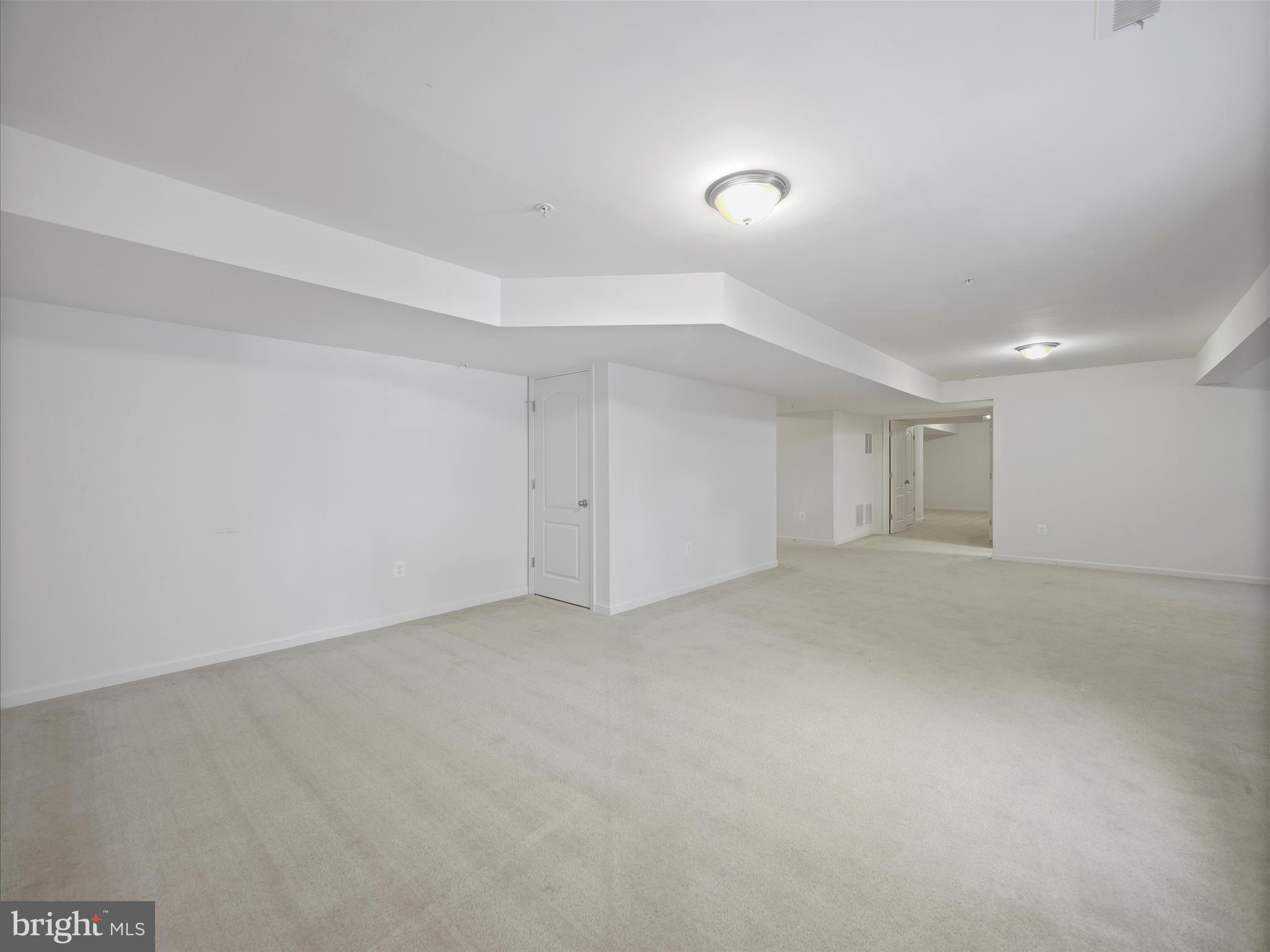 MAPLE VALLEY ESTATES - Residential Lease