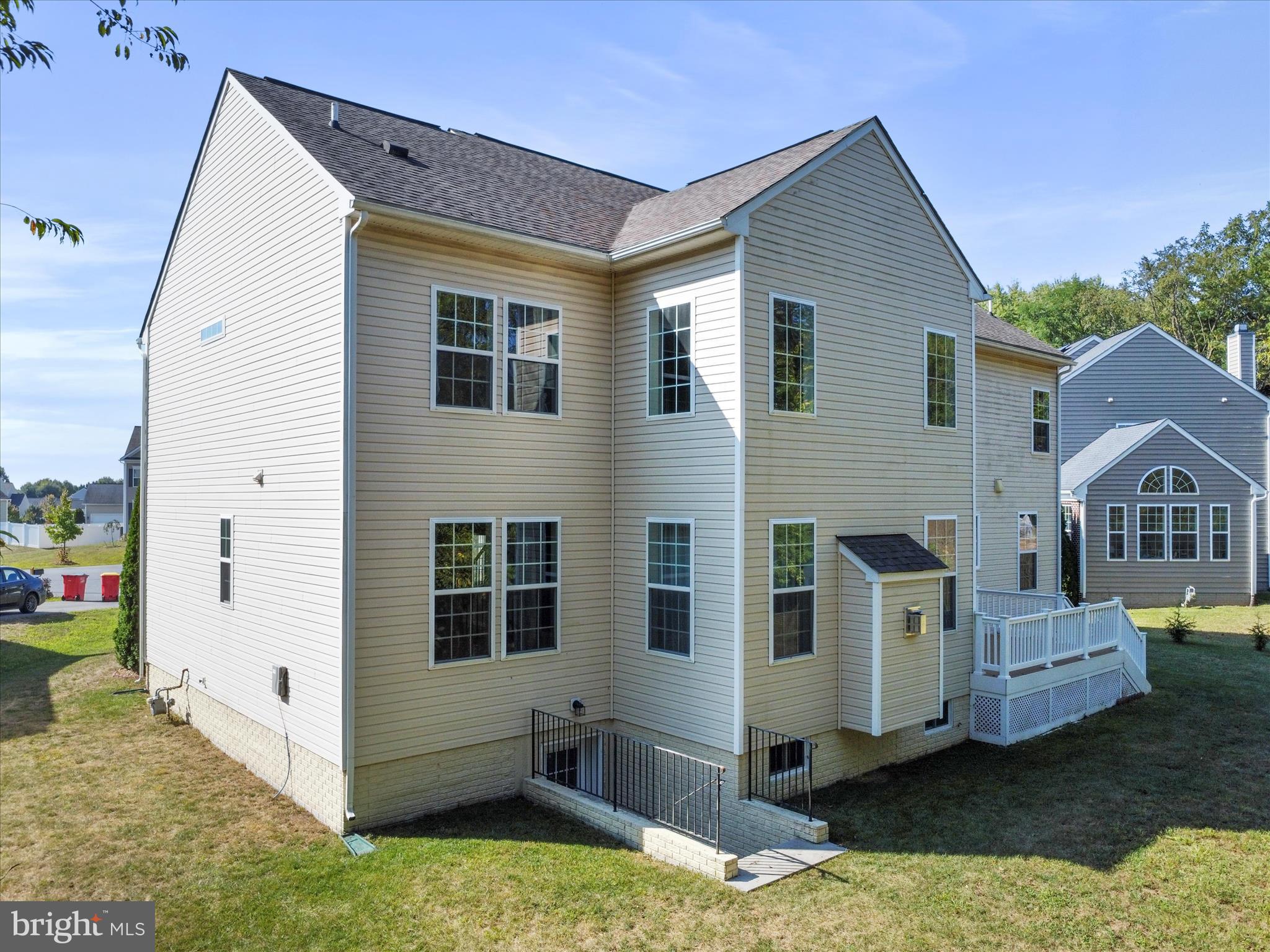 MAPLE VALLEY ESTATES - Residential Lease