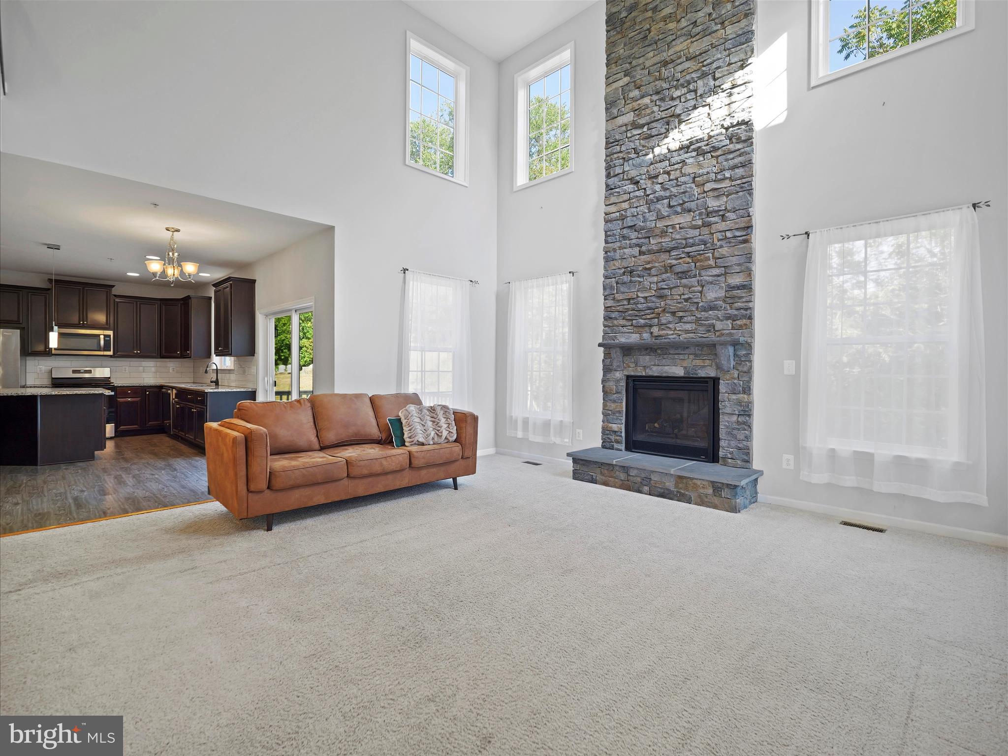 MAPLE VALLEY ESTATES - Residential Lease