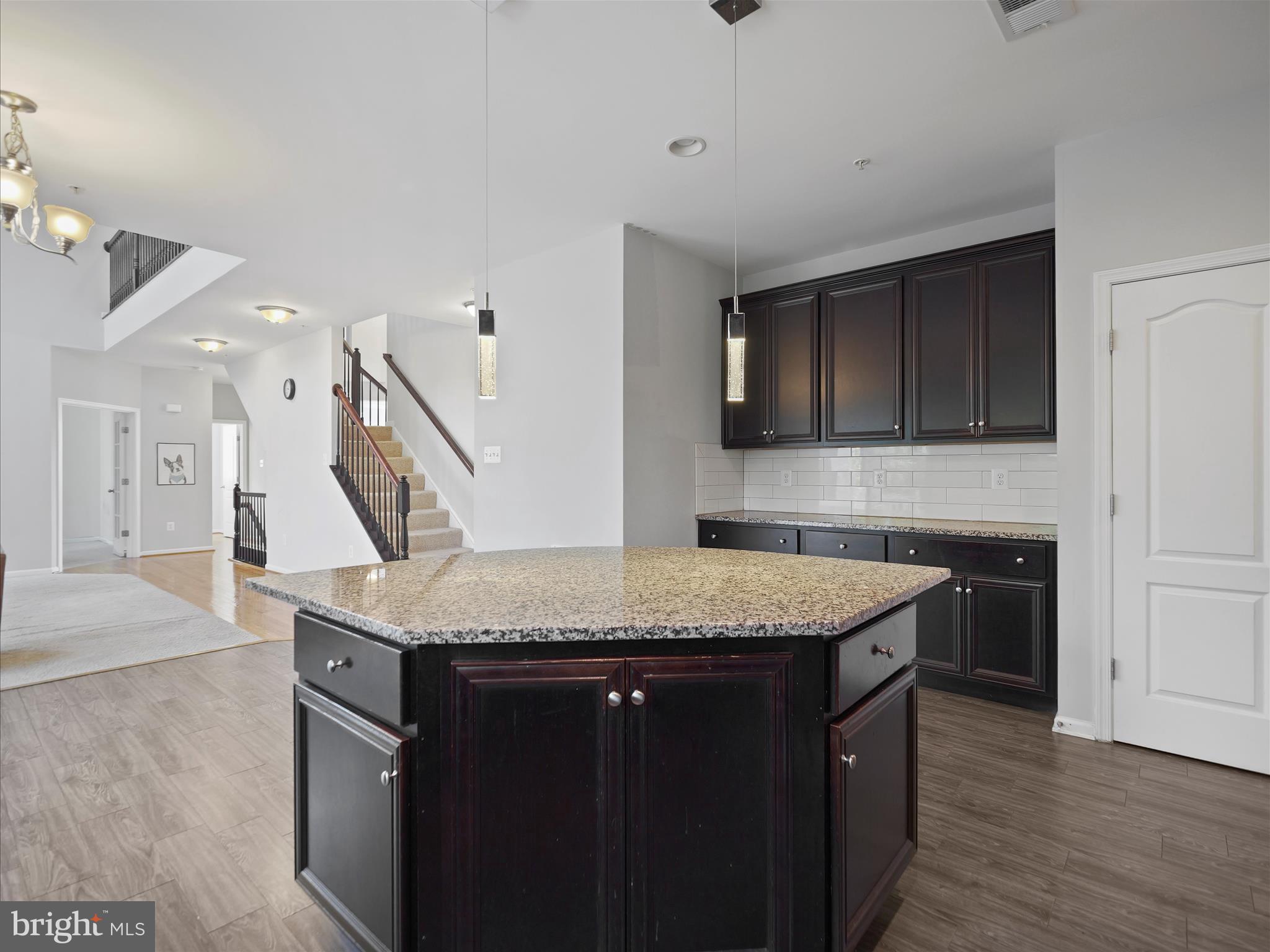 MAPLE VALLEY ESTATES - Residential Lease