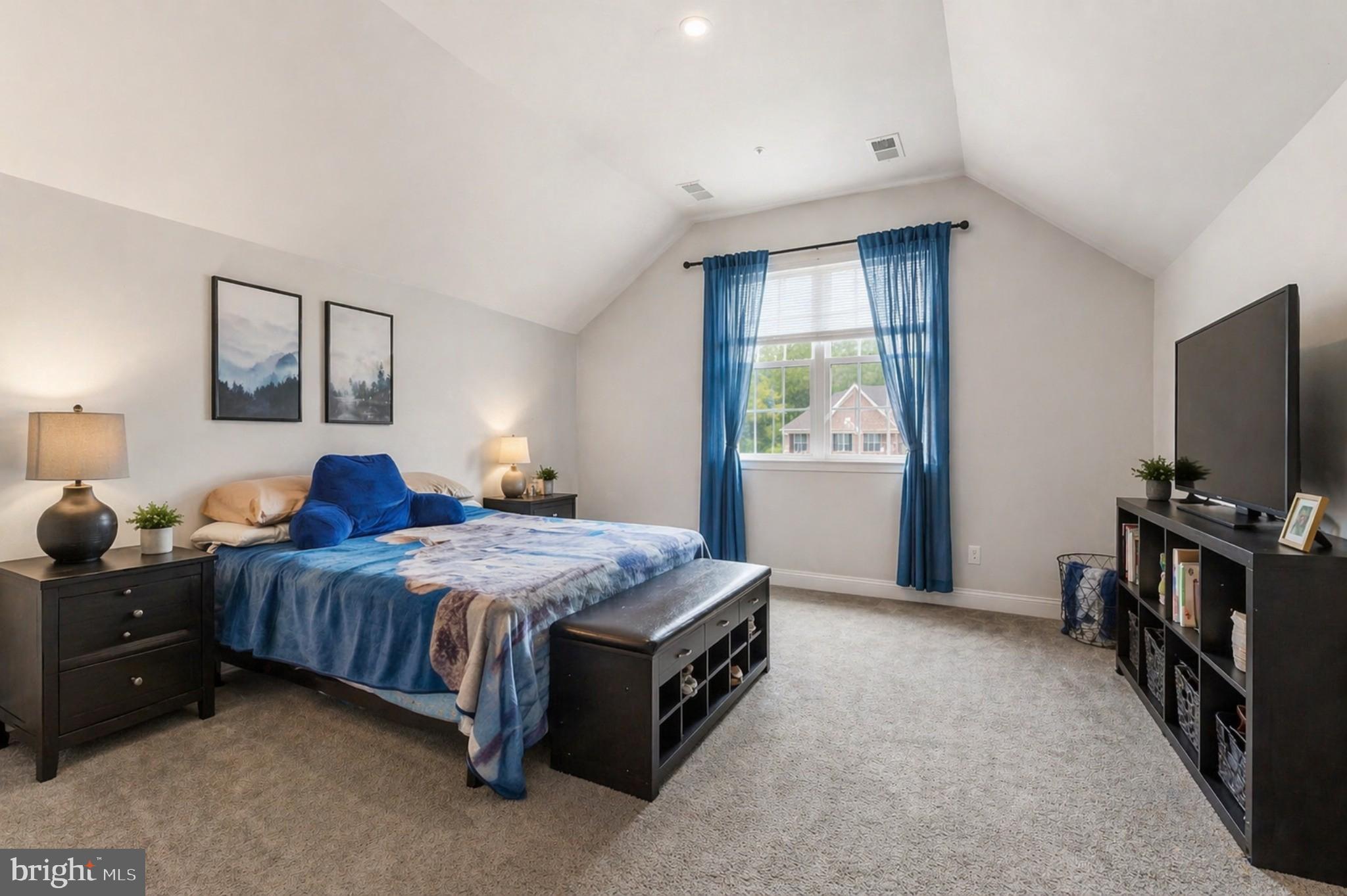 MARLBORO RIDGE - Residential