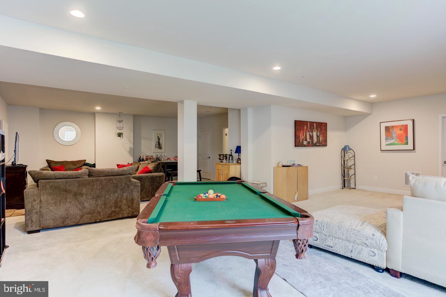 MARLBORO RIDGE - Residential