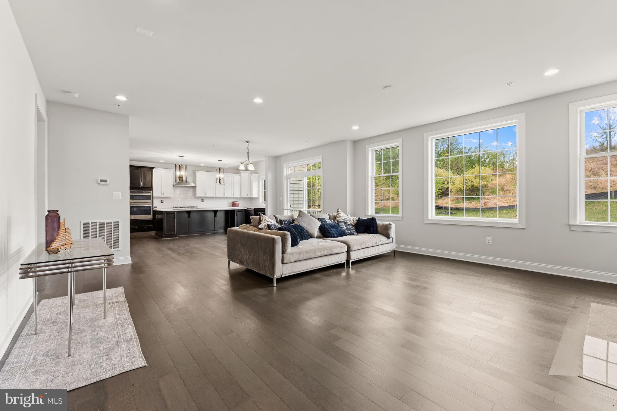 MARLBORO RIDGE - Residential