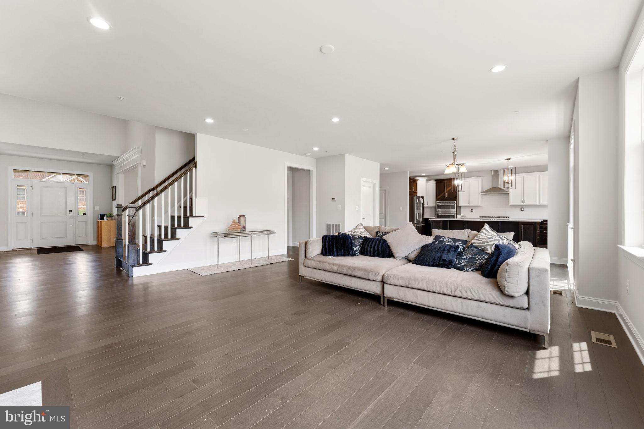 MARLBORO RIDGE - Residential