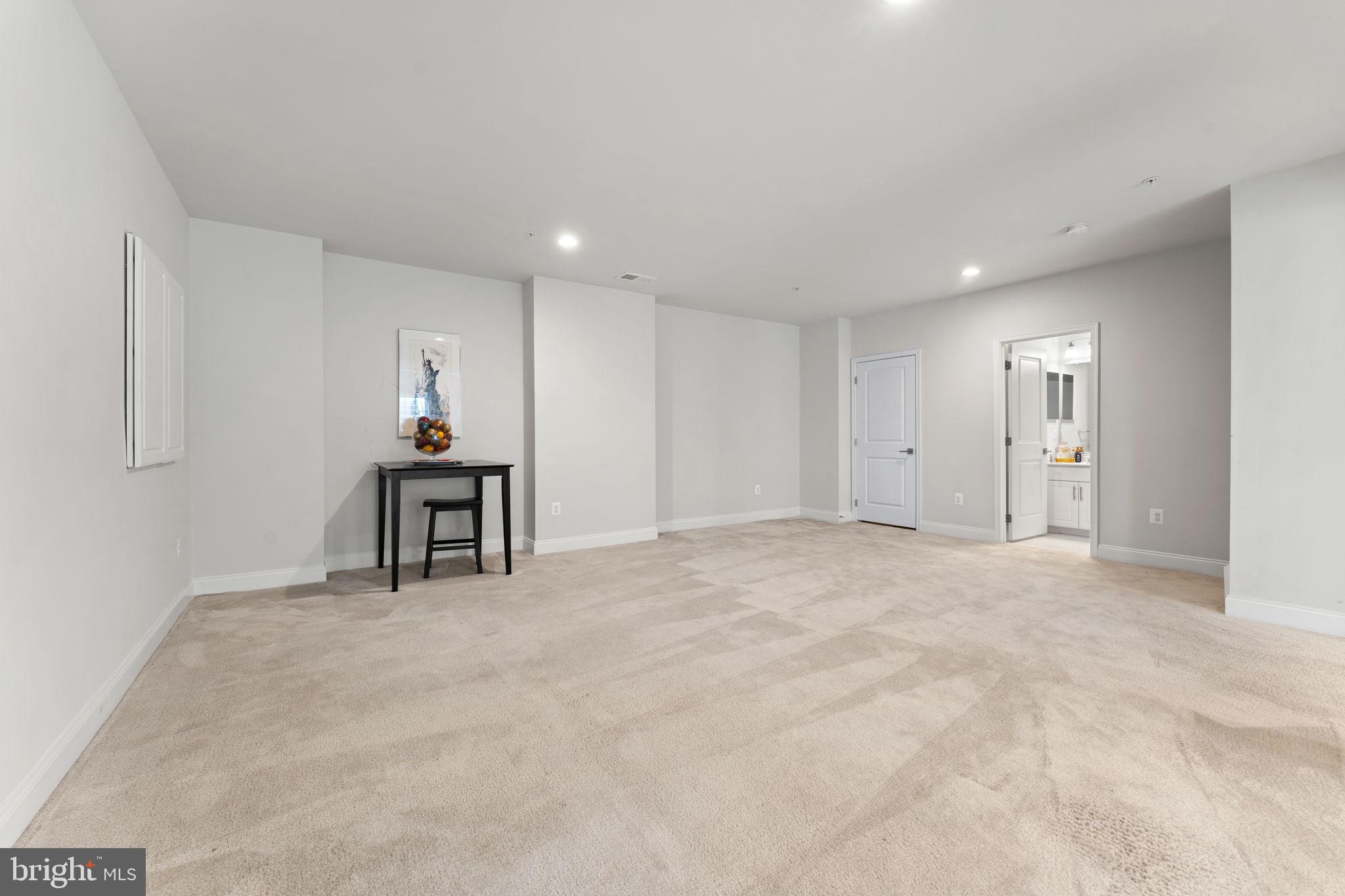 MARLBORO RIDGE - Residential