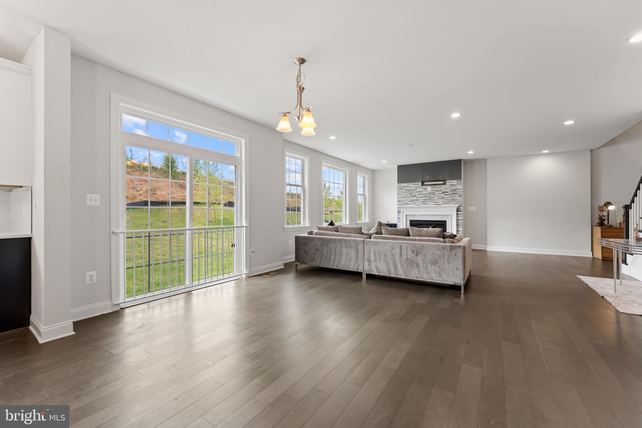 MARLBORO RIDGE - Residential