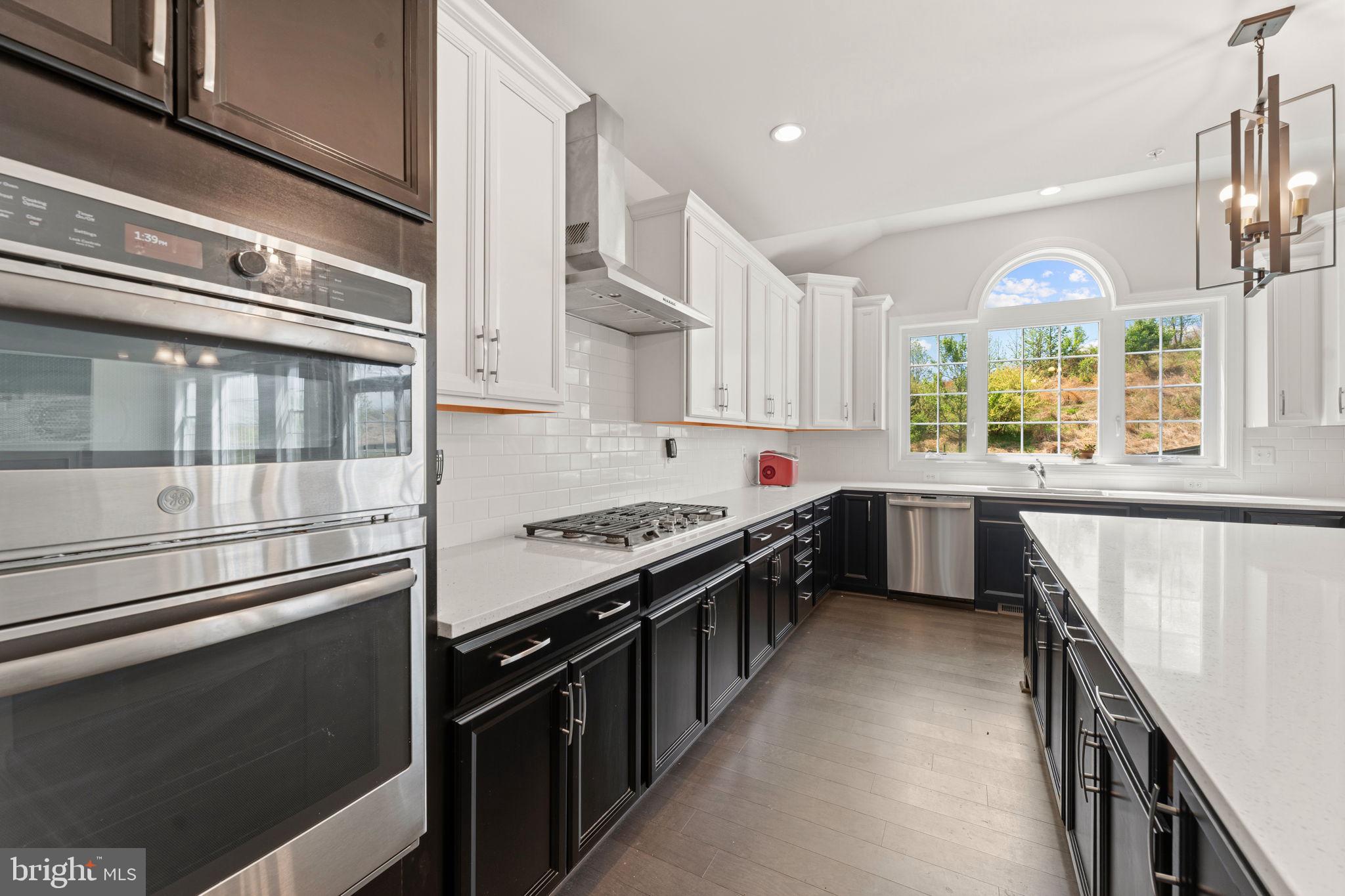 MARLBORO RIDGE - Residential