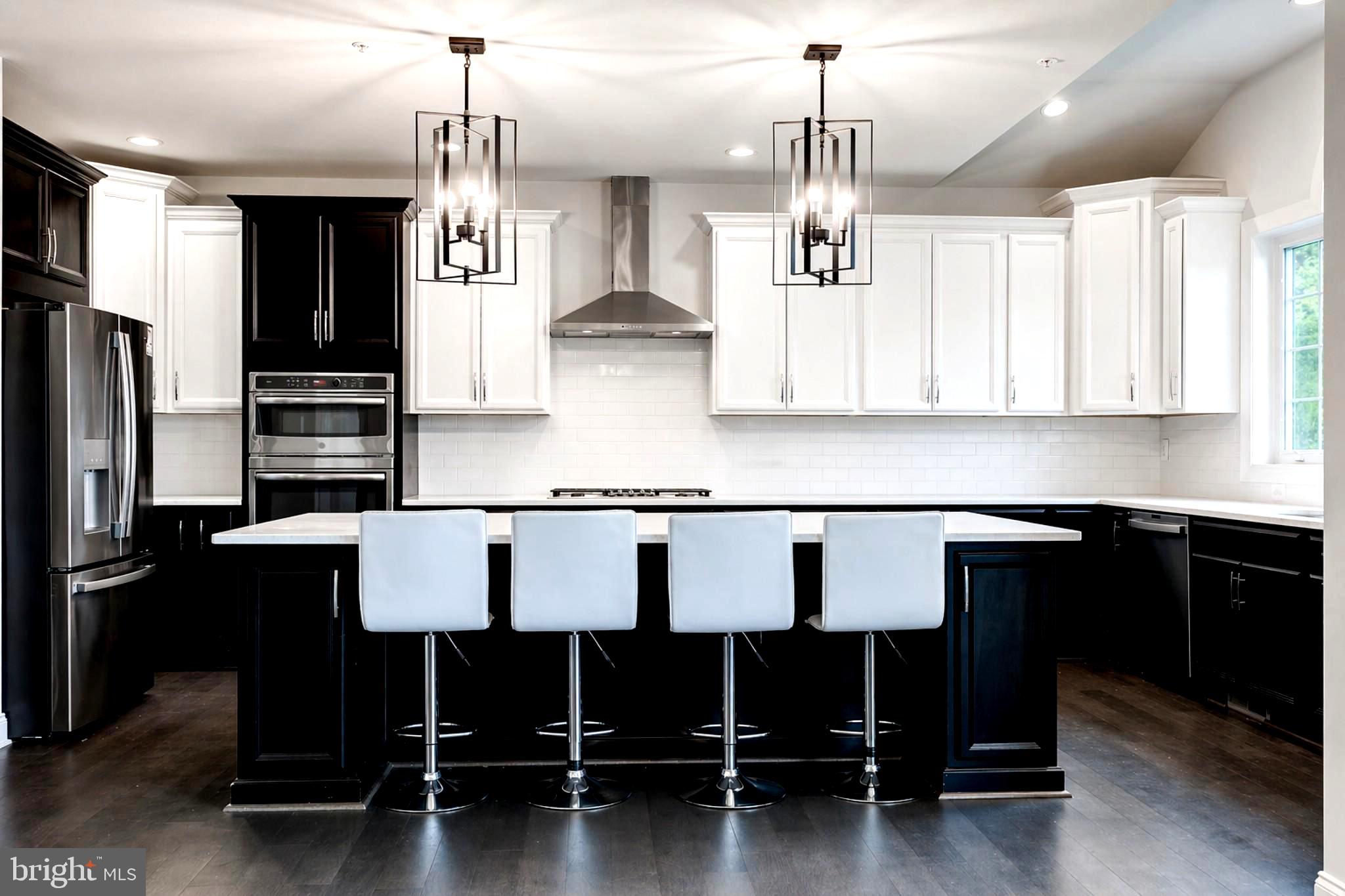 MARLBORO RIDGE - Residential