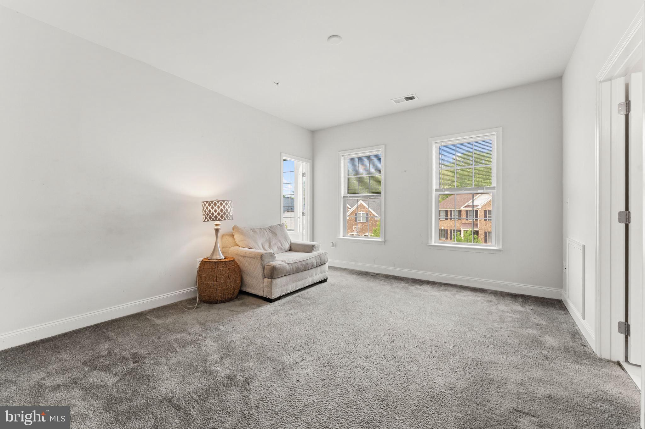 MARLBORO RIDGE - Residential