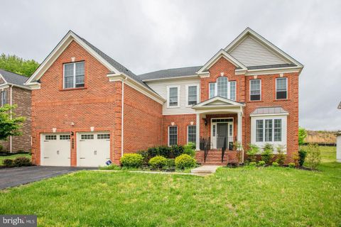 Photo of 4902 Bridle Ridge Road, UPPER MARLBORO, MD 20772 (MLS # MDPG2190224)