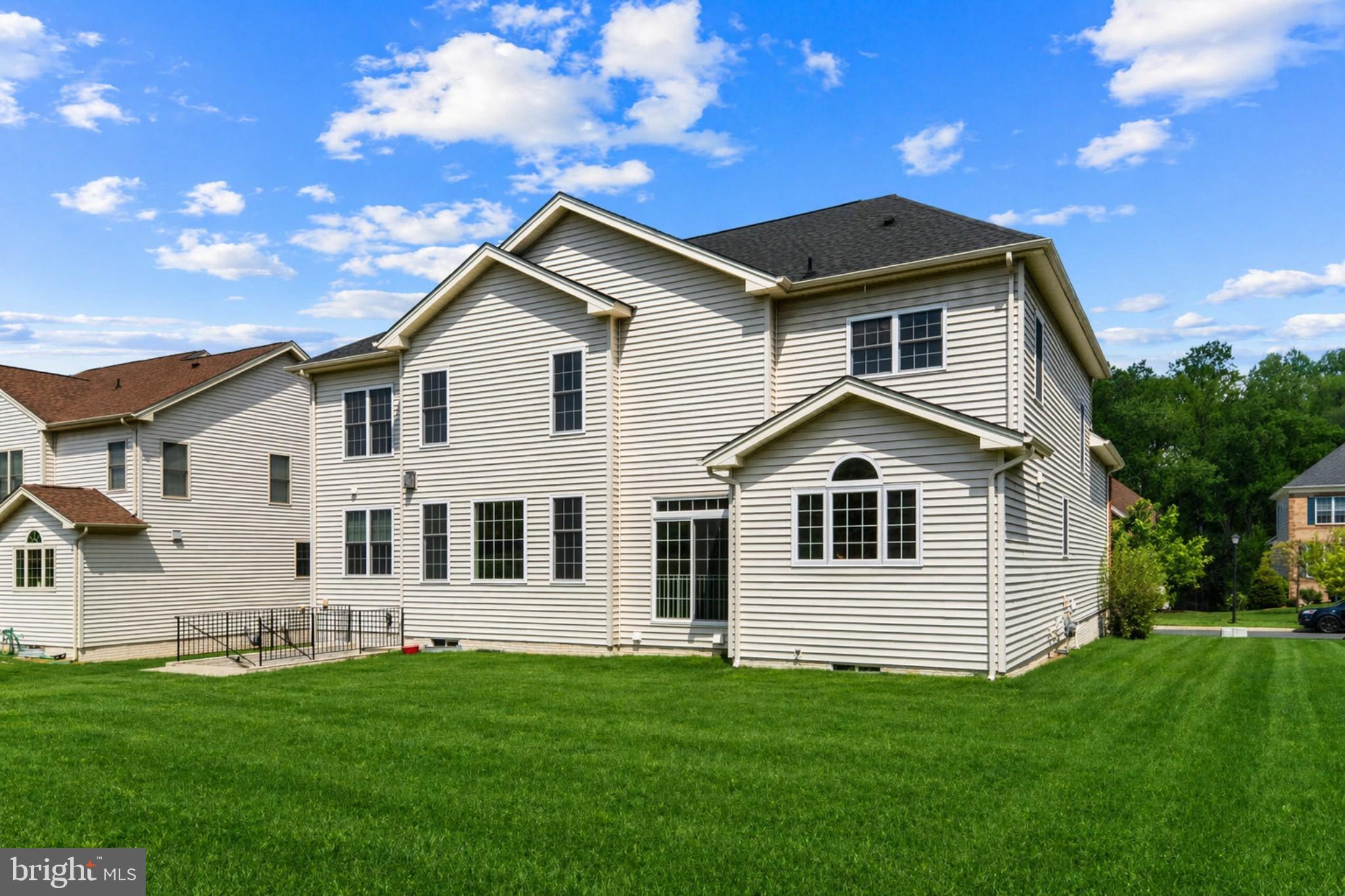 MARLBORO RIDGE - Residential