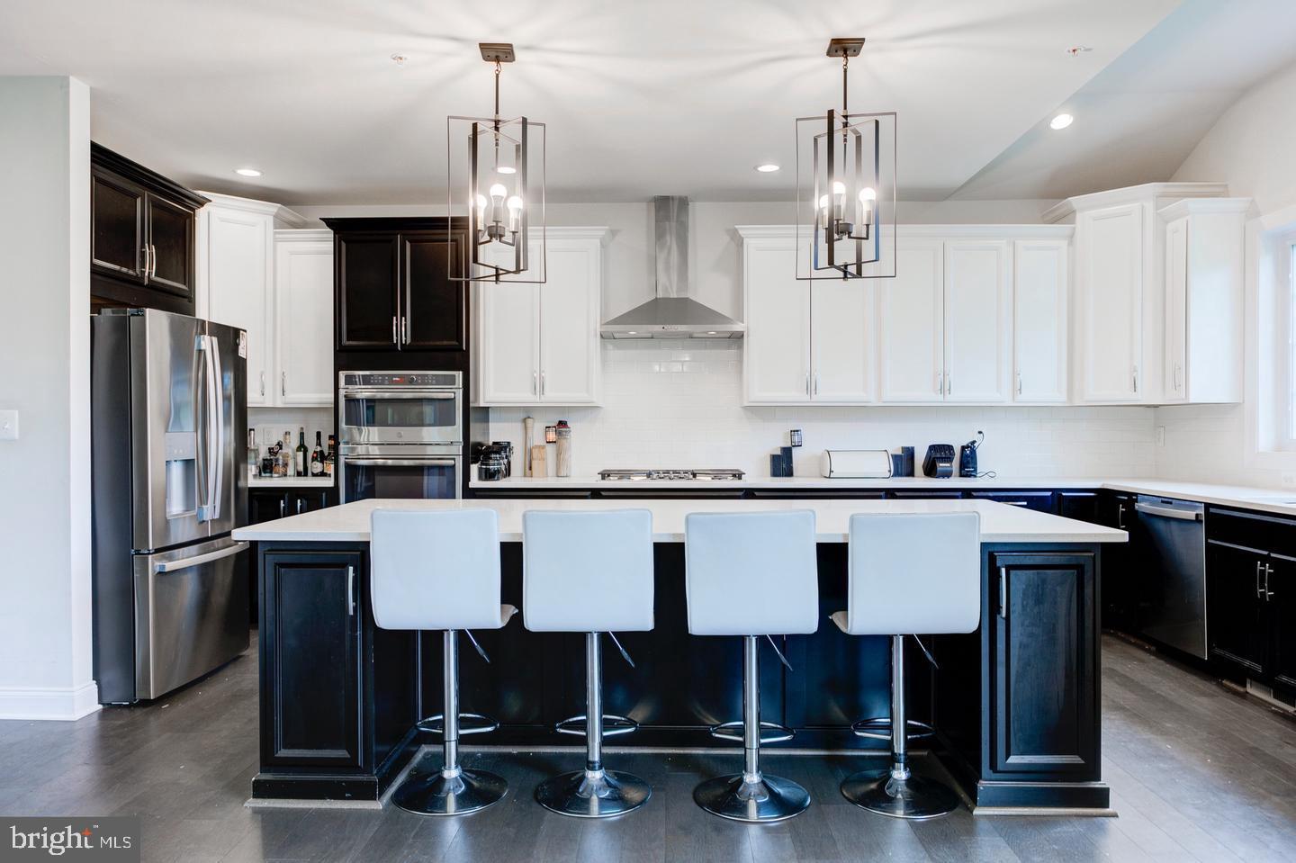 MARLBORO RIDGE - Residential