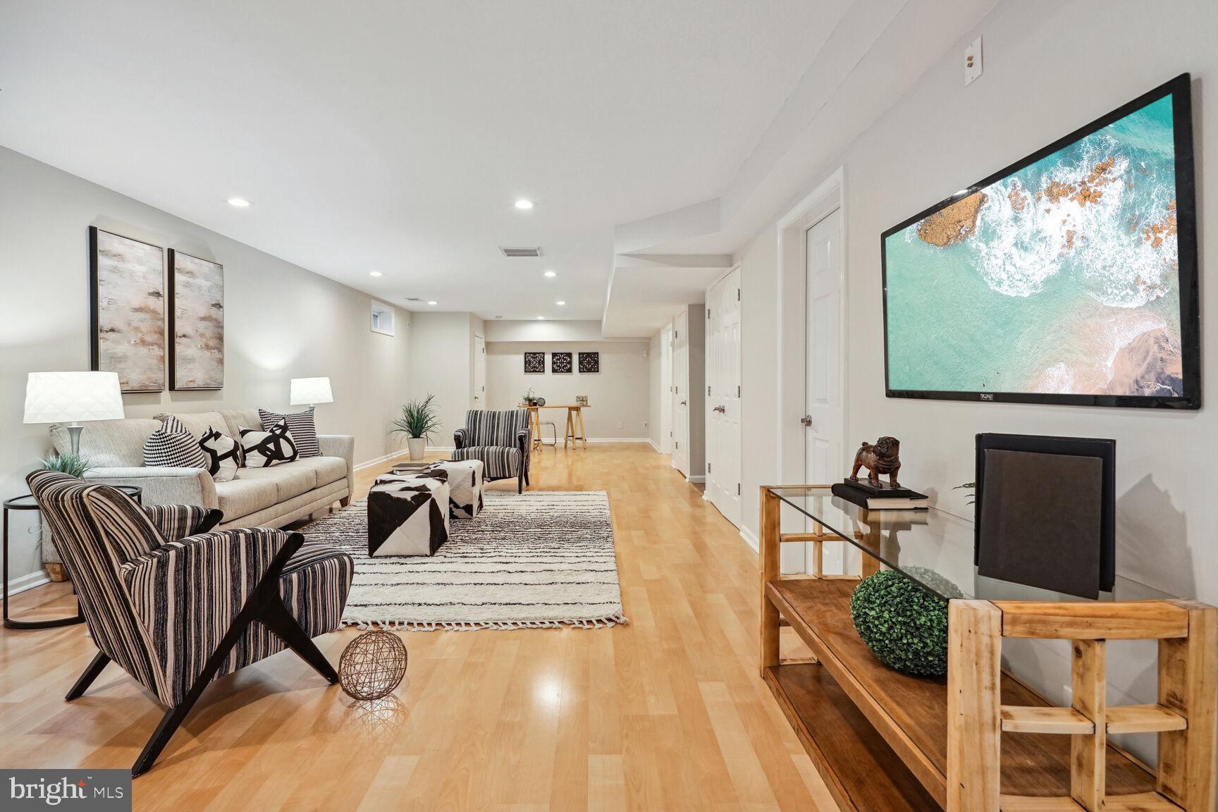 SUMMIT VEITCH - Residential