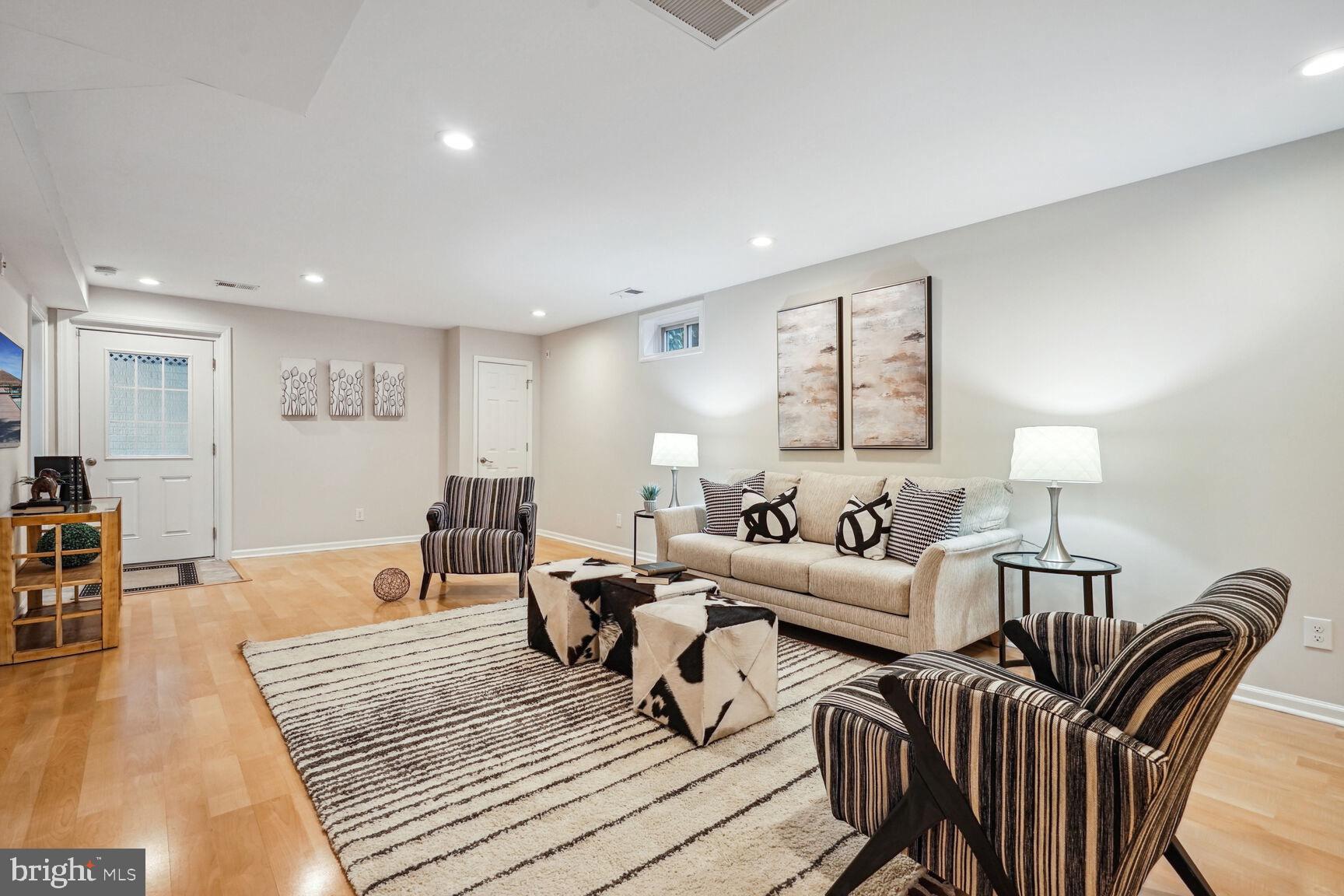 SUMMIT VEITCH - Residential