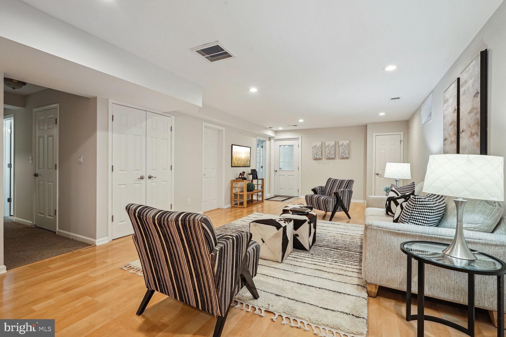 SUMMIT VEITCH - Residential