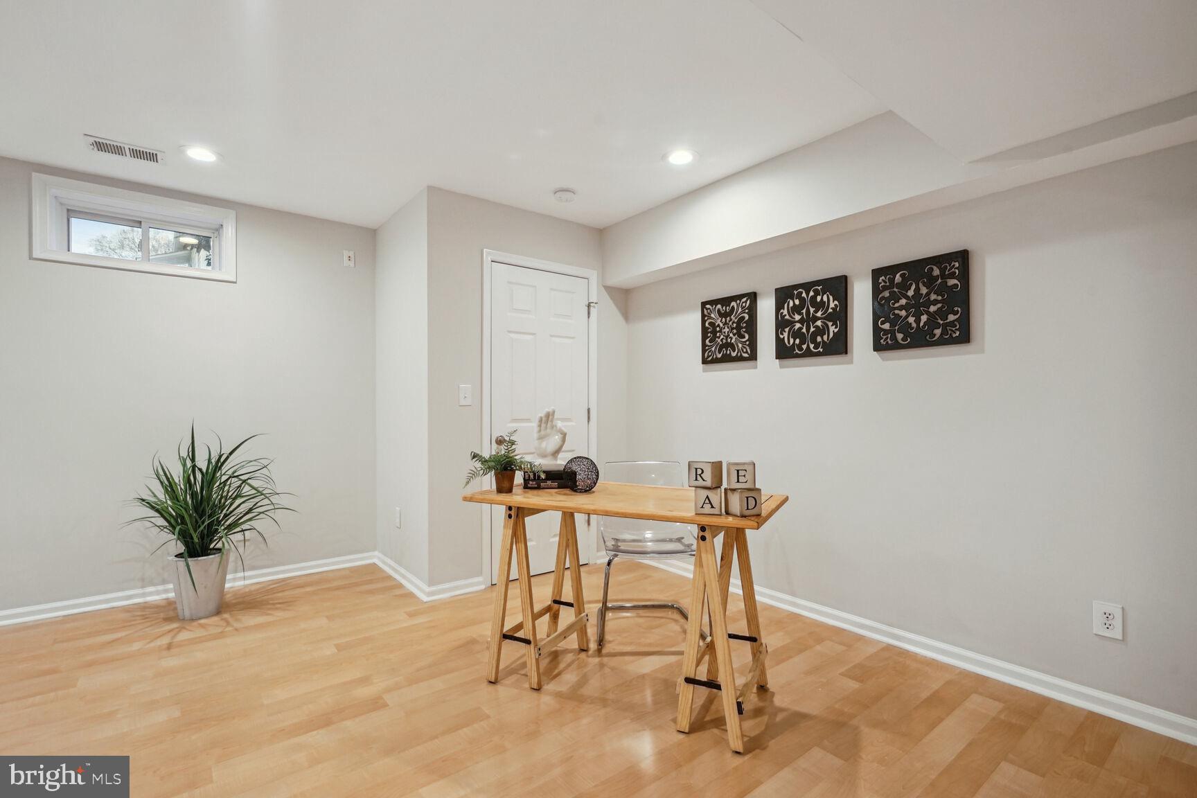 SUMMIT VEITCH - Residential