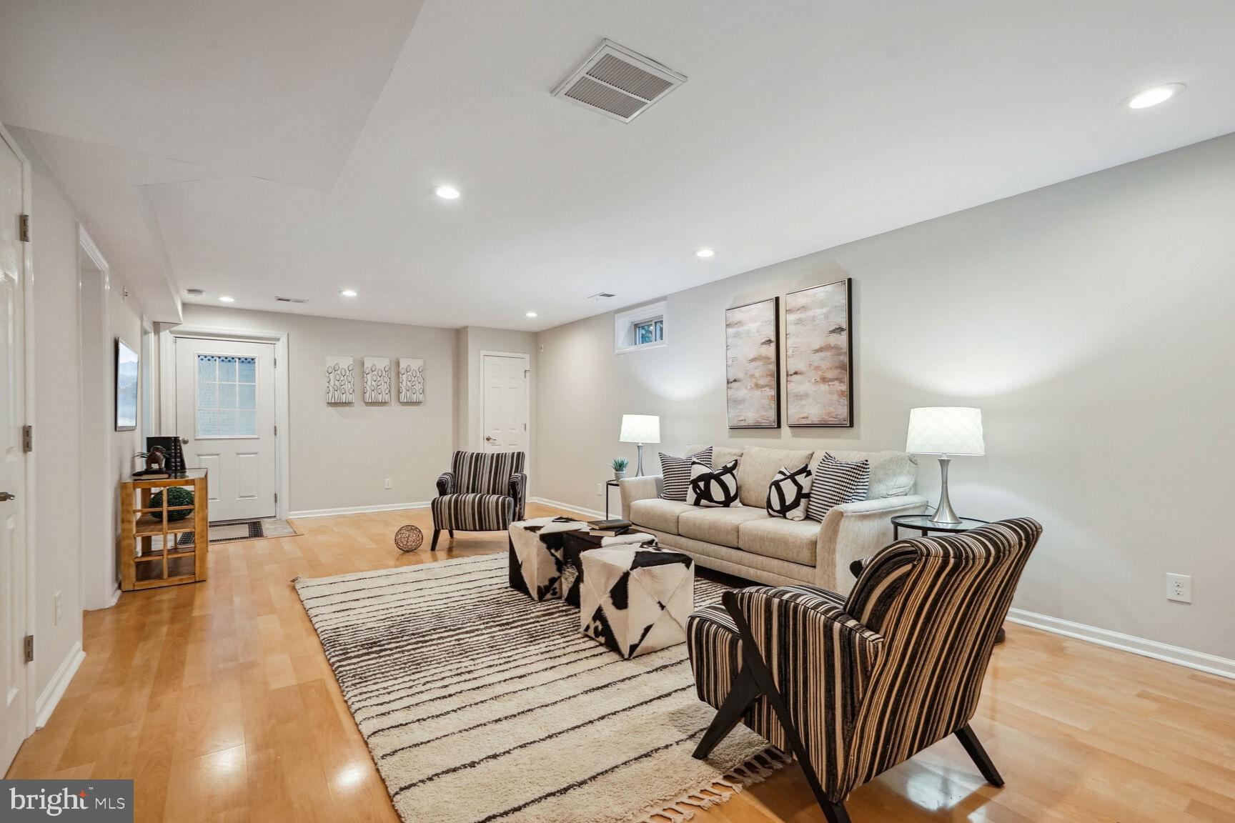 SUMMIT VEITCH - Residential