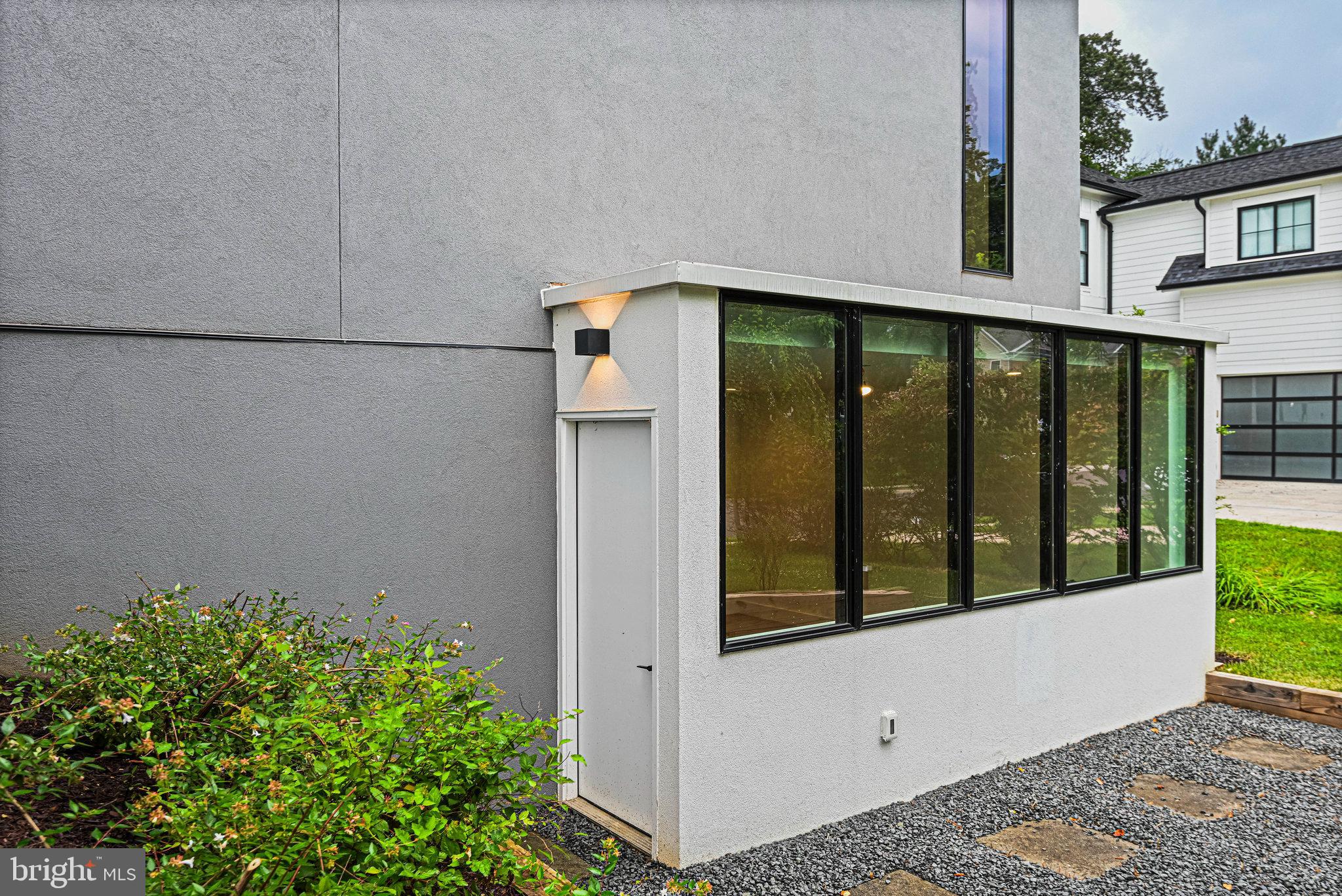 HAMPTONS OF MCLEAN - Residential