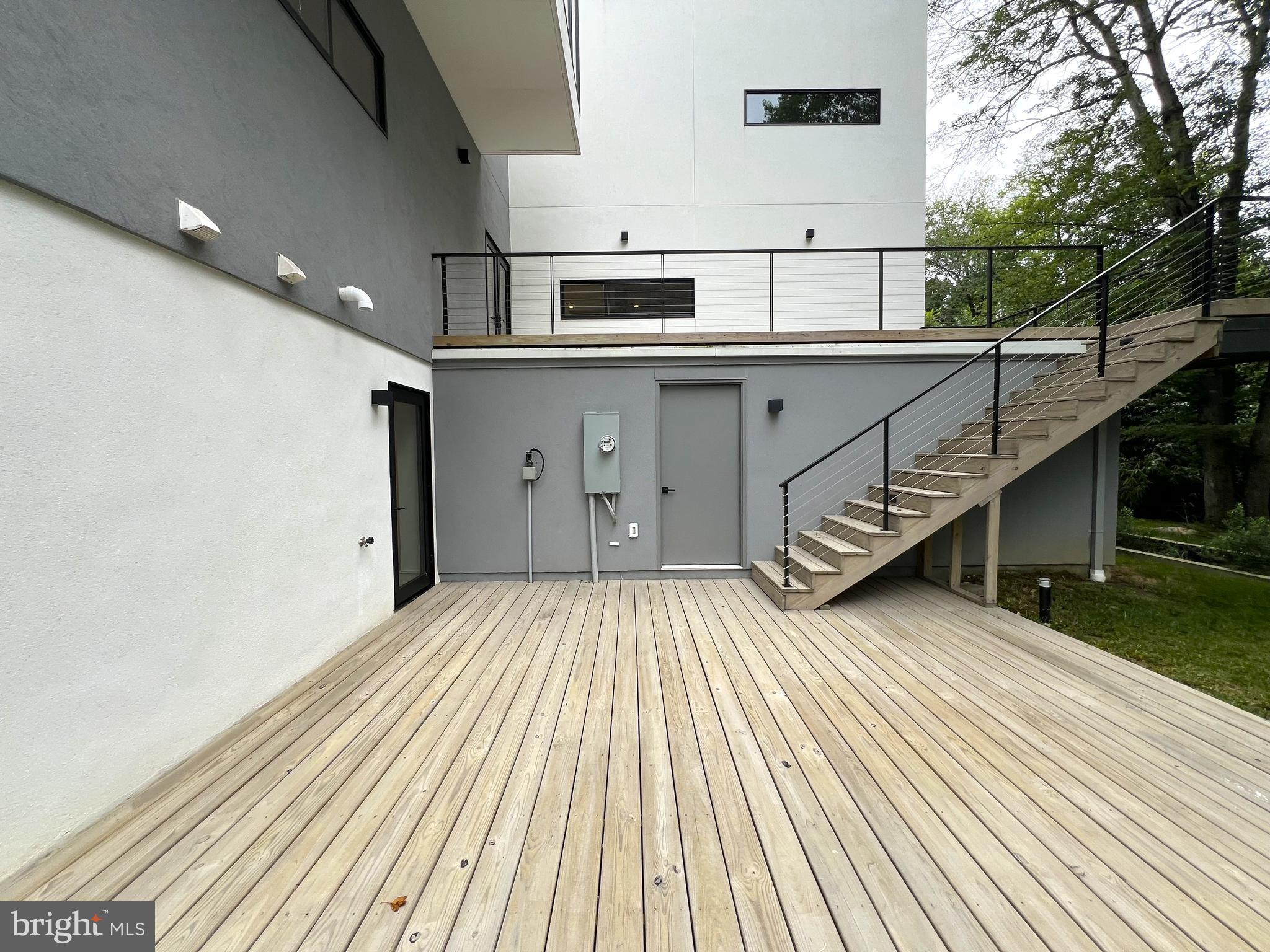 HAMPTONS OF MCLEAN - Residential