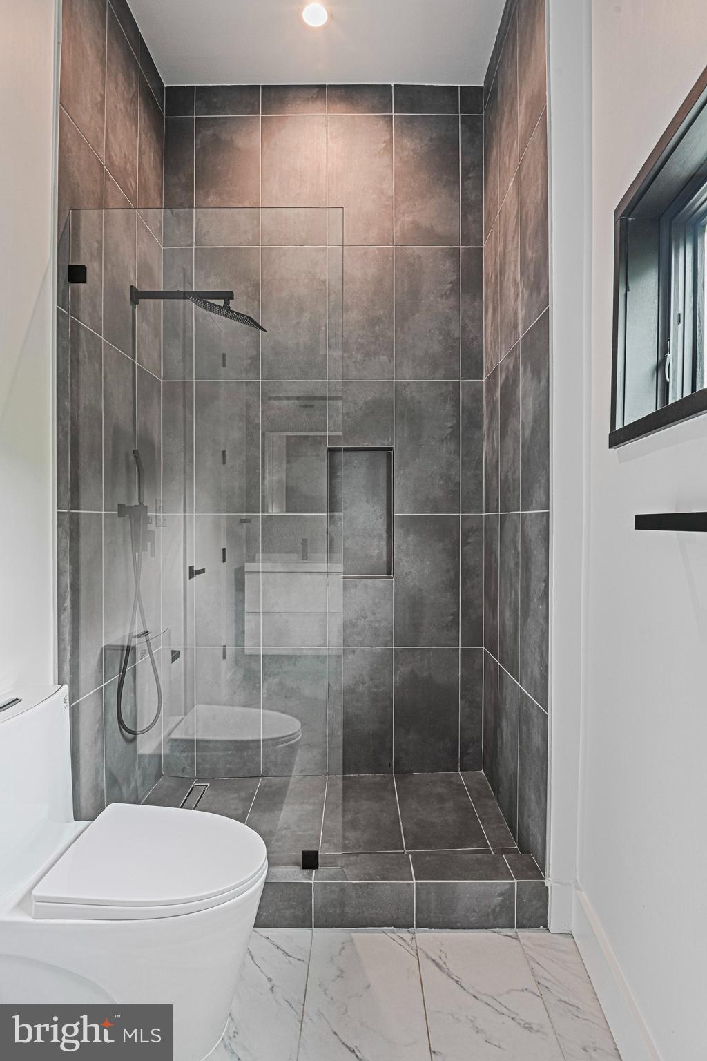 HAMPTONS OF MCLEAN - Residential