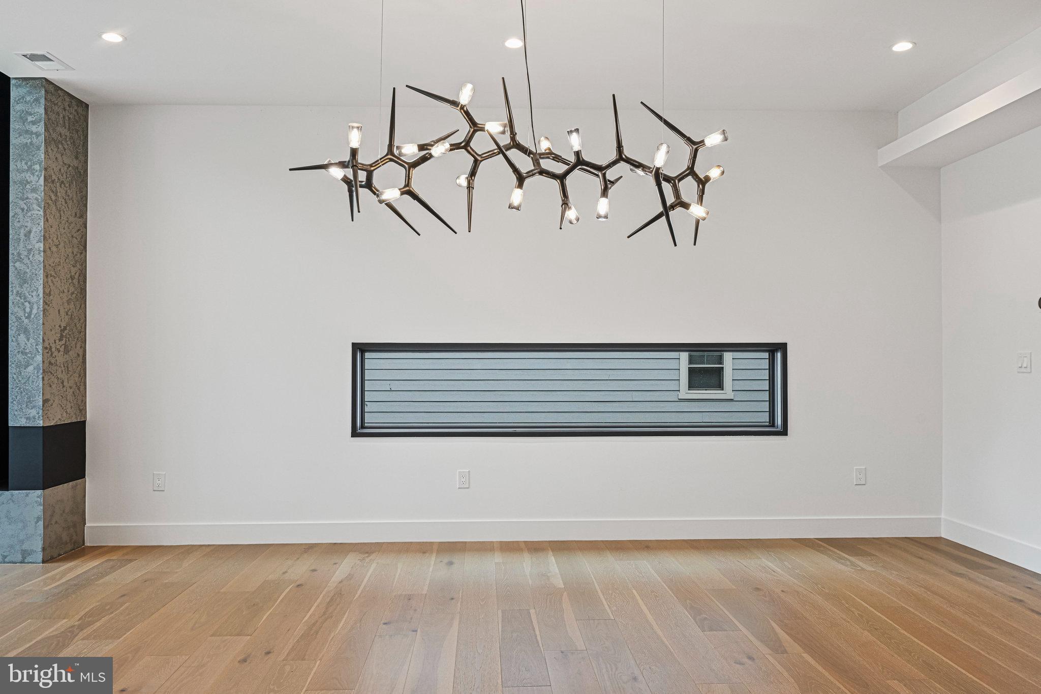 HAMPTONS OF MCLEAN - Residential