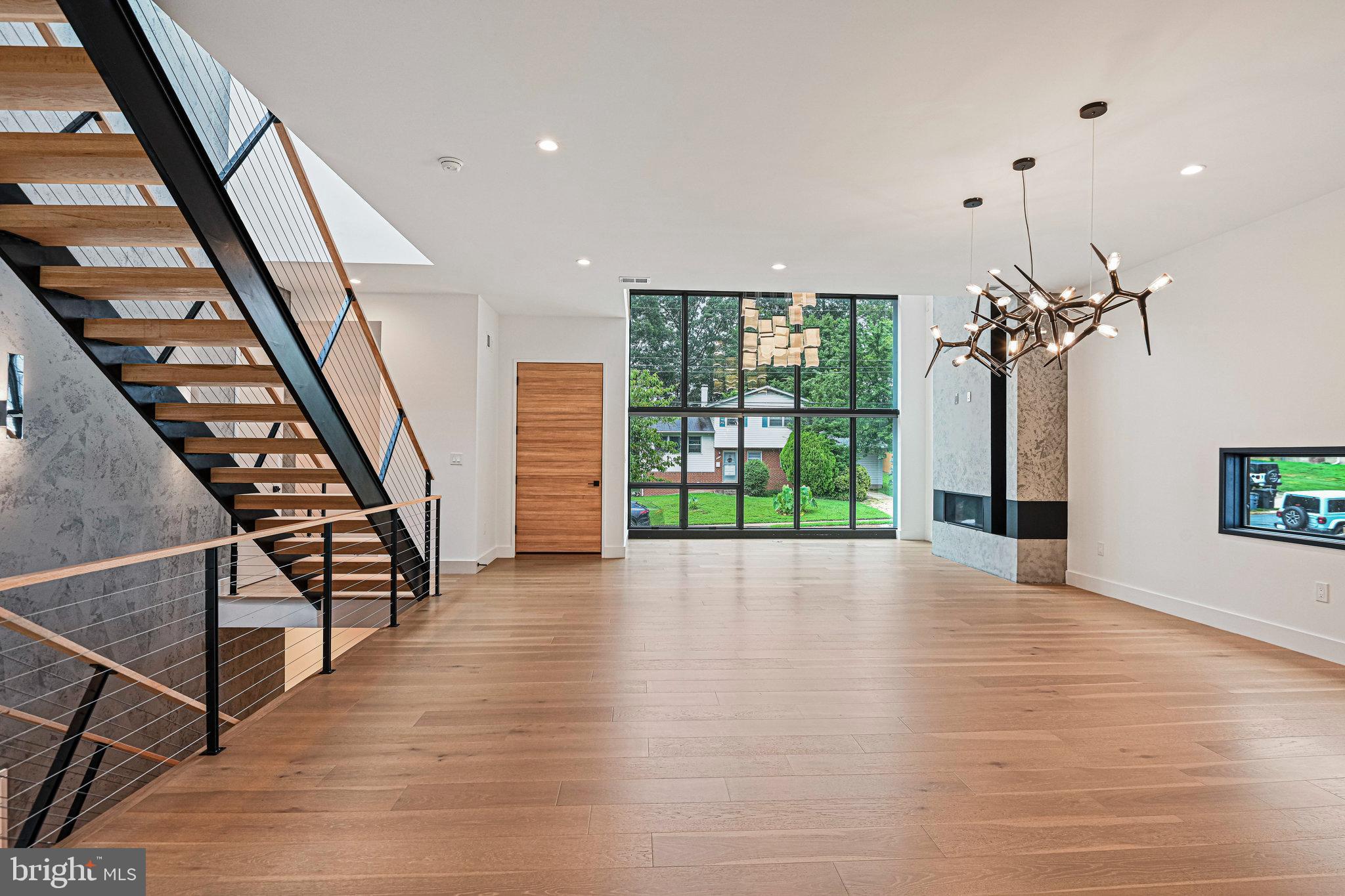 HAMPTONS OF MCLEAN - Residential