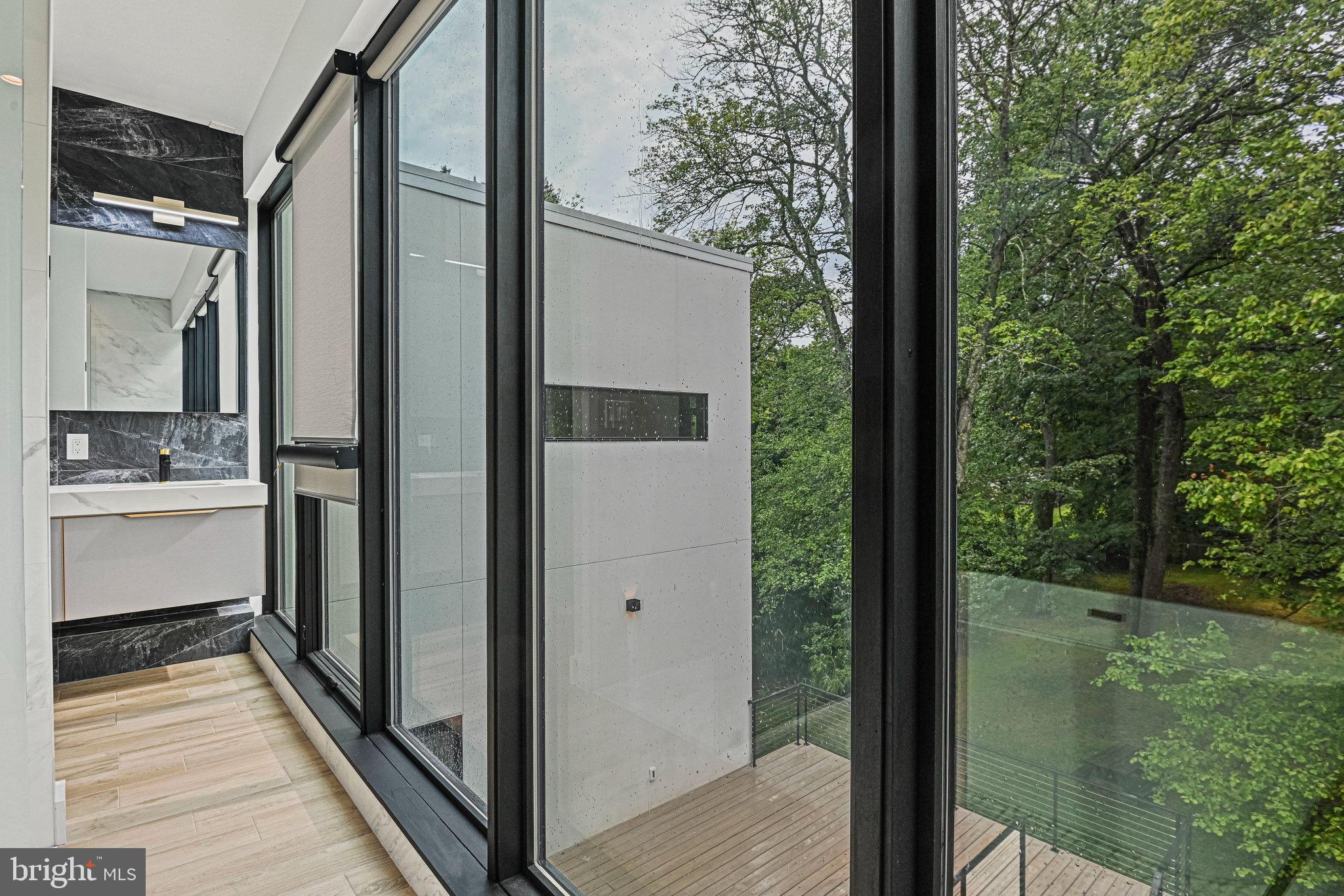 HAMPTONS OF MCLEAN - Residential