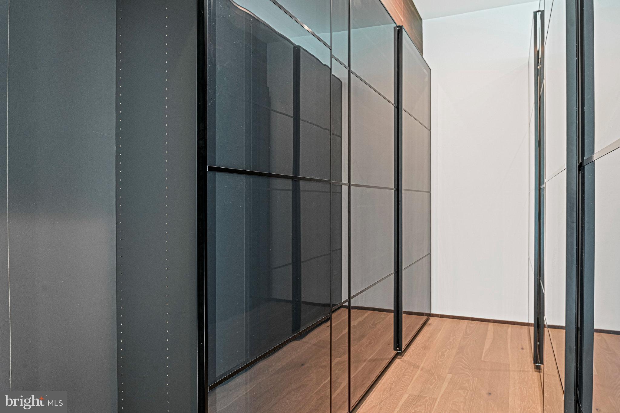 HAMPTONS OF MCLEAN - Residential