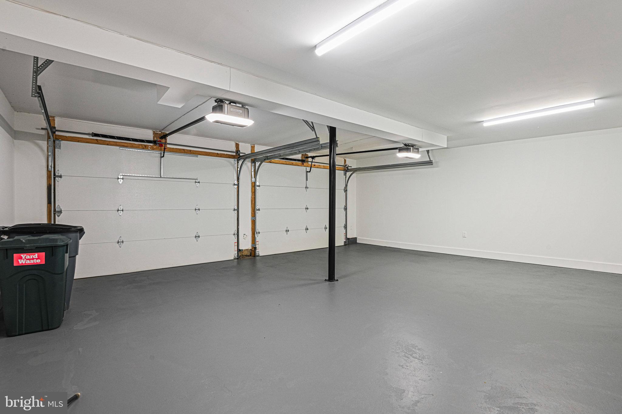 HAMPTONS OF MCLEAN - Residential