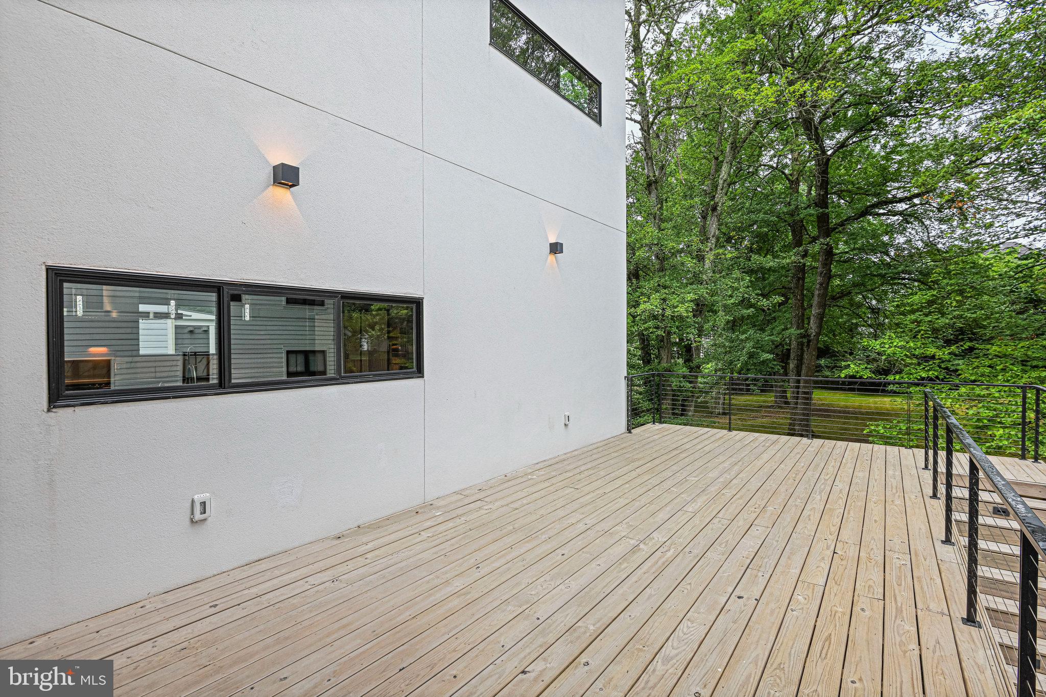 HAMPTONS OF MCLEAN - Residential