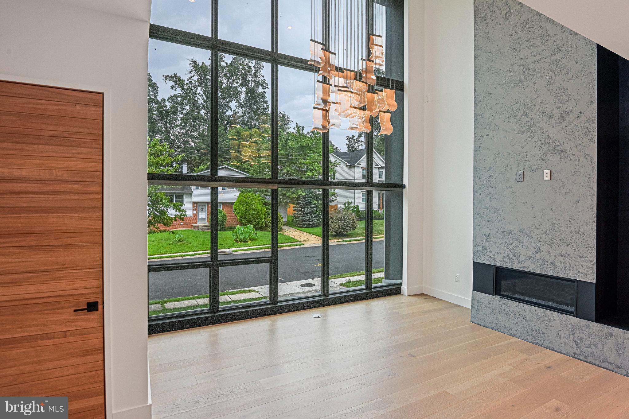 HAMPTONS OF MCLEAN - Residential