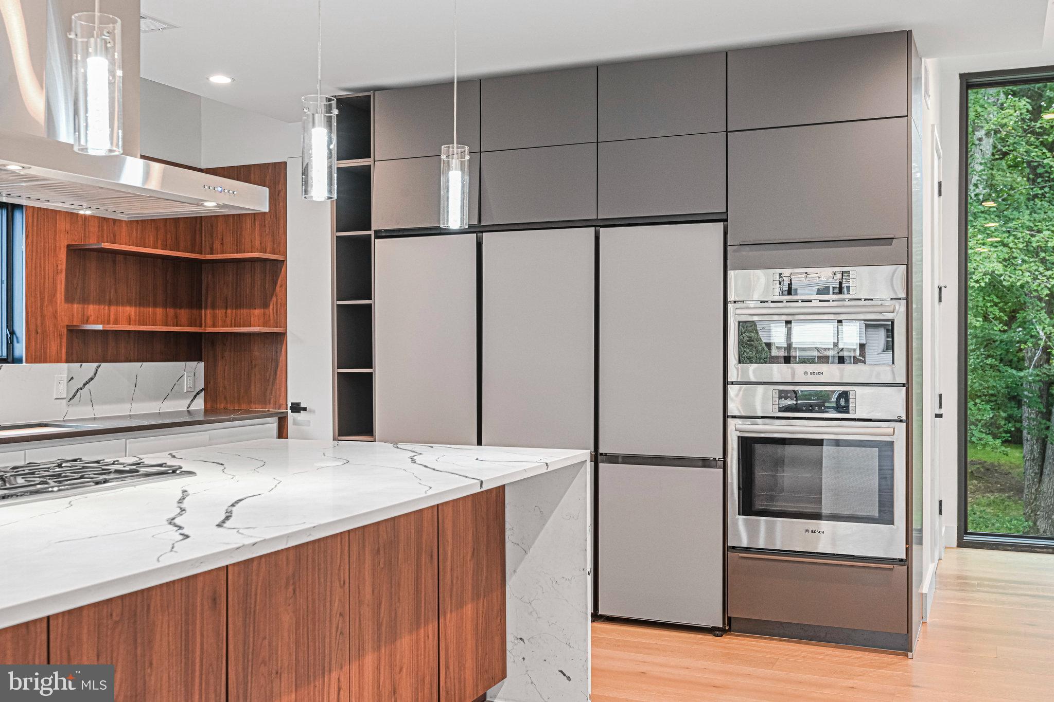 HAMPTONS OF MCLEAN - Residential