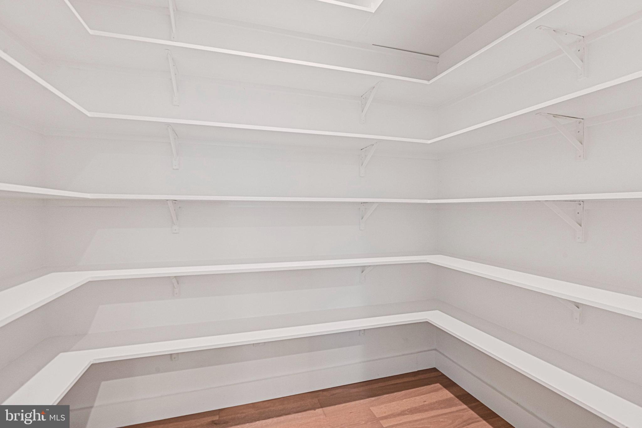 HAMPTONS OF MCLEAN - Residential