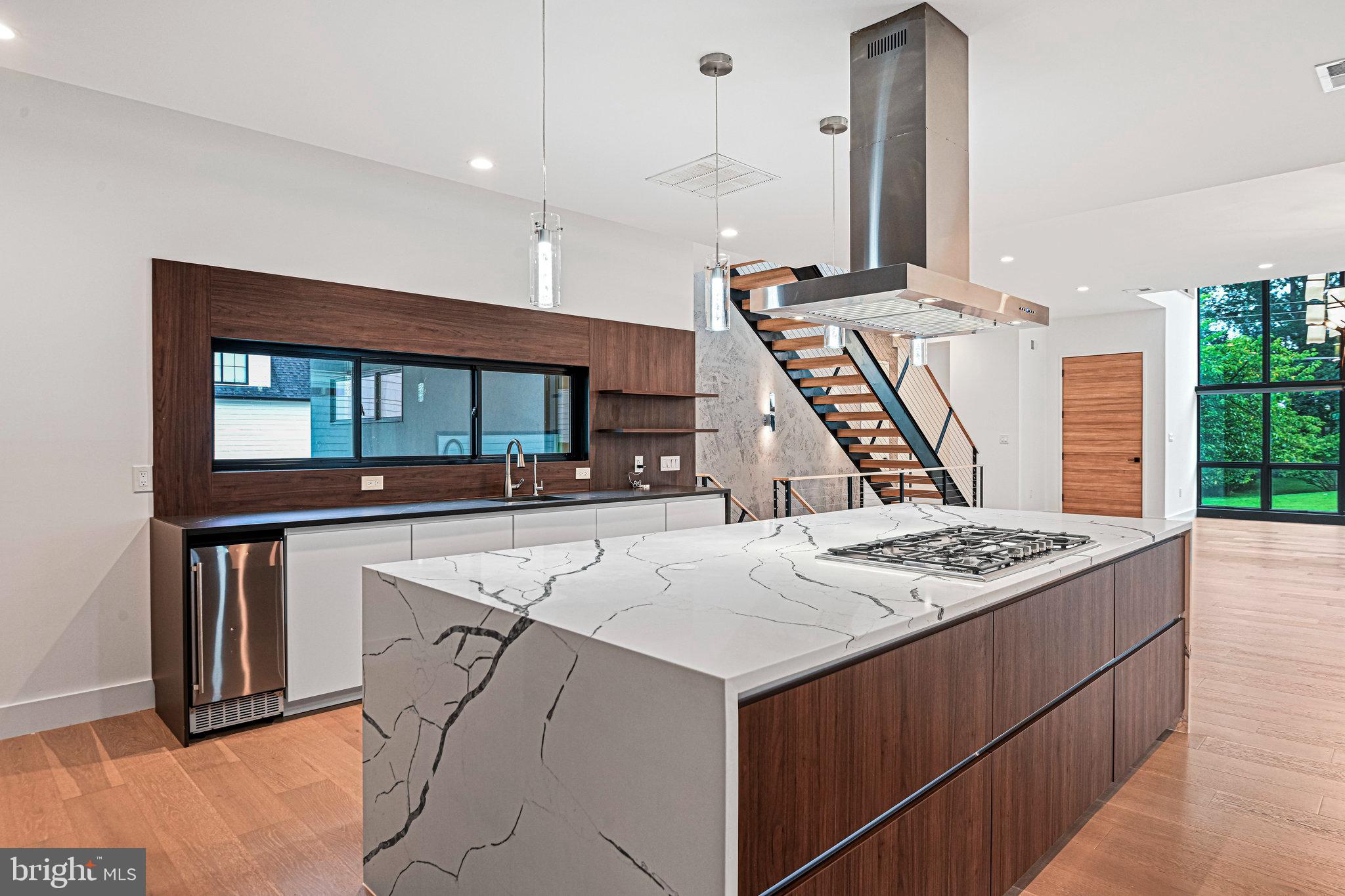 HAMPTONS OF MCLEAN - Residential