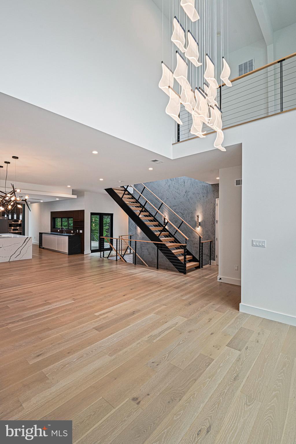 HAMPTONS OF MCLEAN - Residential